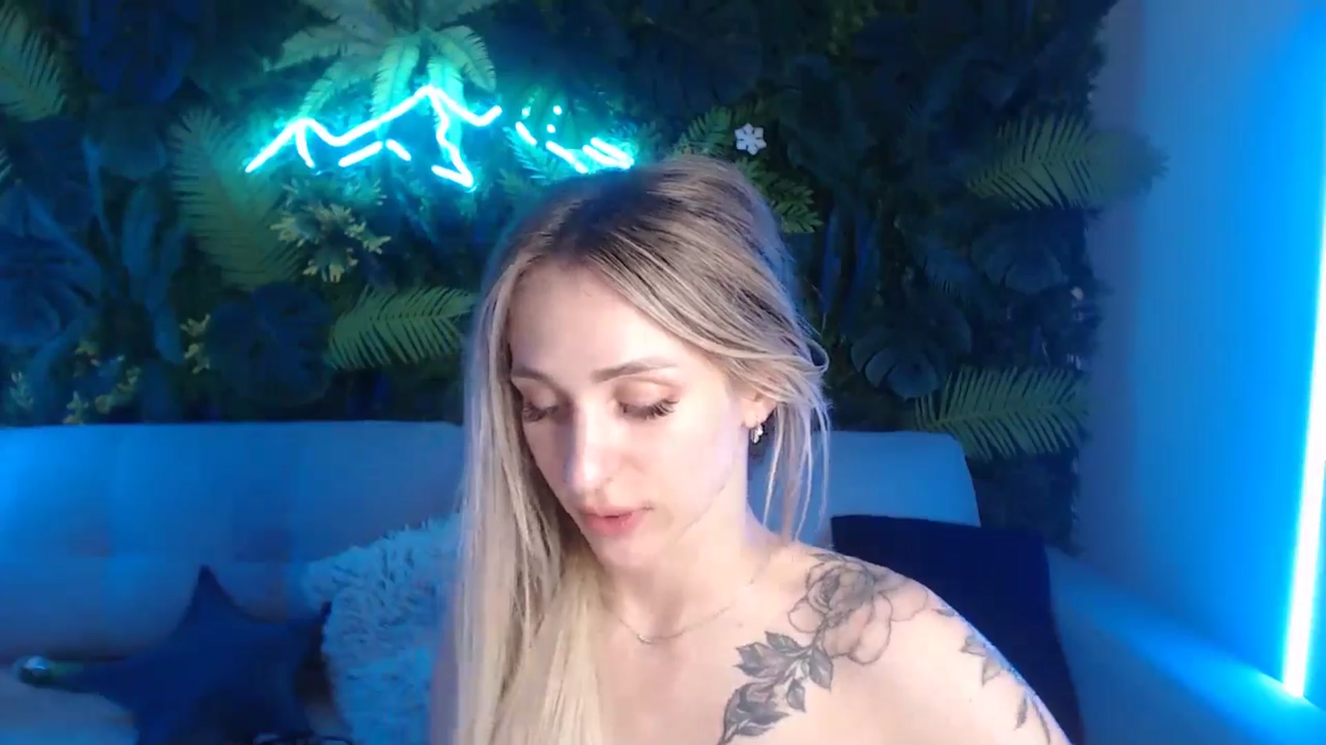 Gallery image thumbnail from Horny_Blond's myfreecams stream on, 06/24/2024, 14:02 image 8 of 20