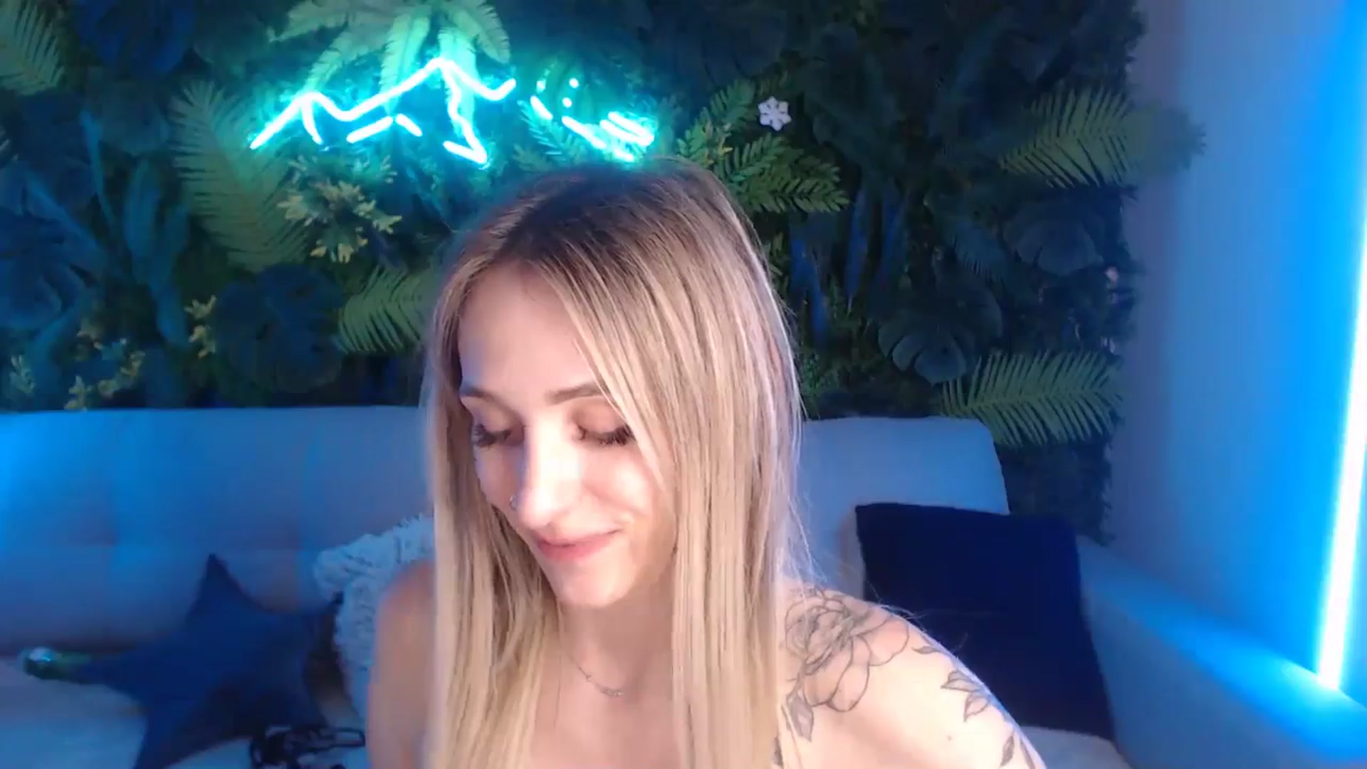 Gallery image thumbnail from Horny_Blond's myfreecams stream on, 06/24/2024, 14:02 image 19 of 20