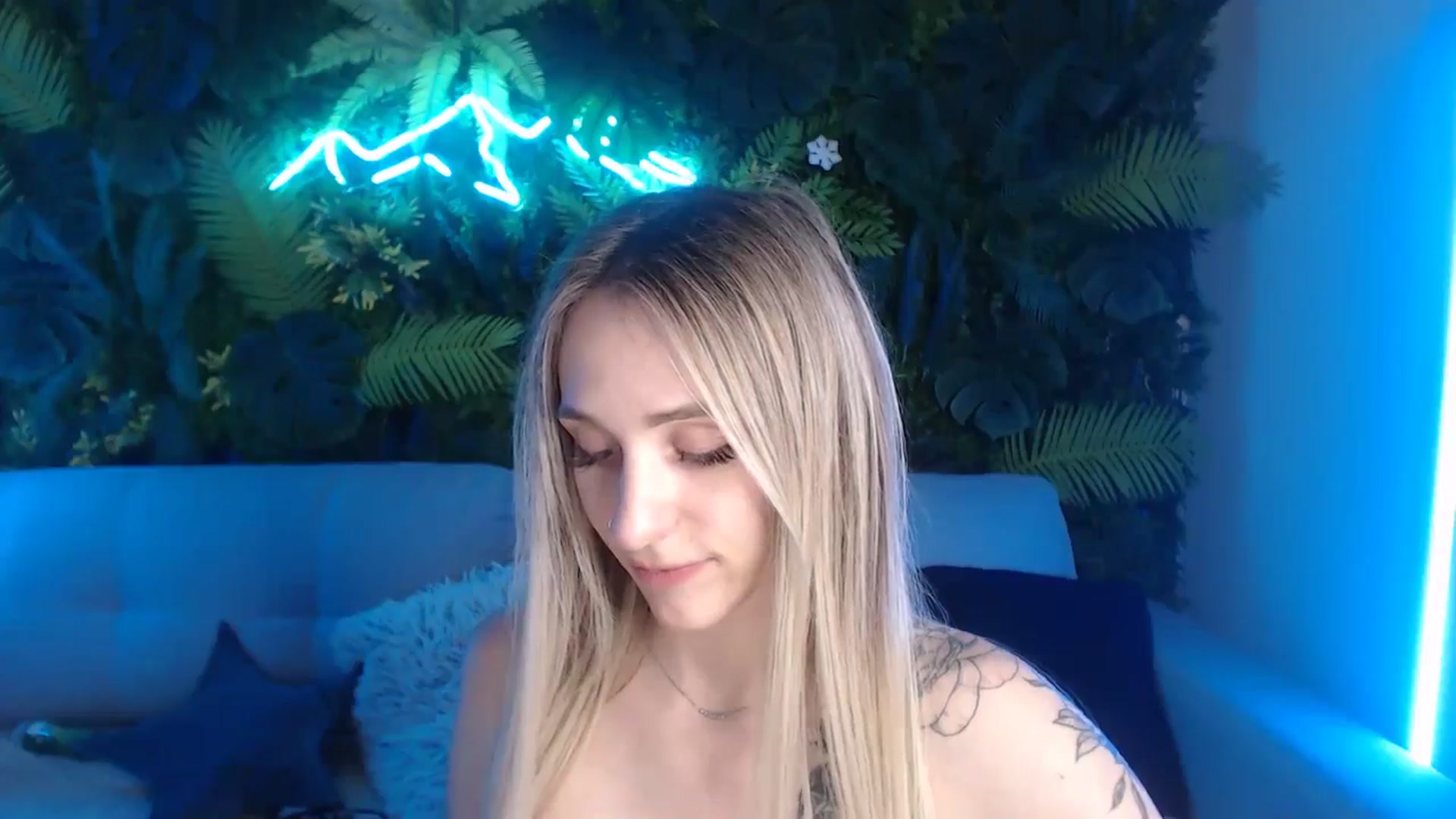 Gallery image thumbnail from Horny_Blond's myfreecams stream on, 06/24/2024, 14:02 image 9 of 20