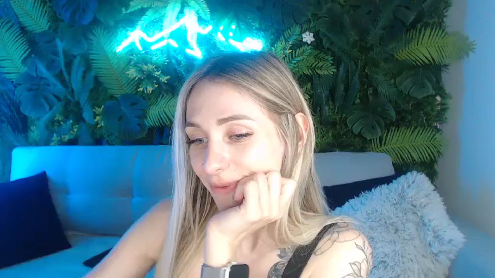 Gallery image thumbnail from Horny_Blond's myfreecams stream on, 06/25/2024, 10:50 image 2 of 20