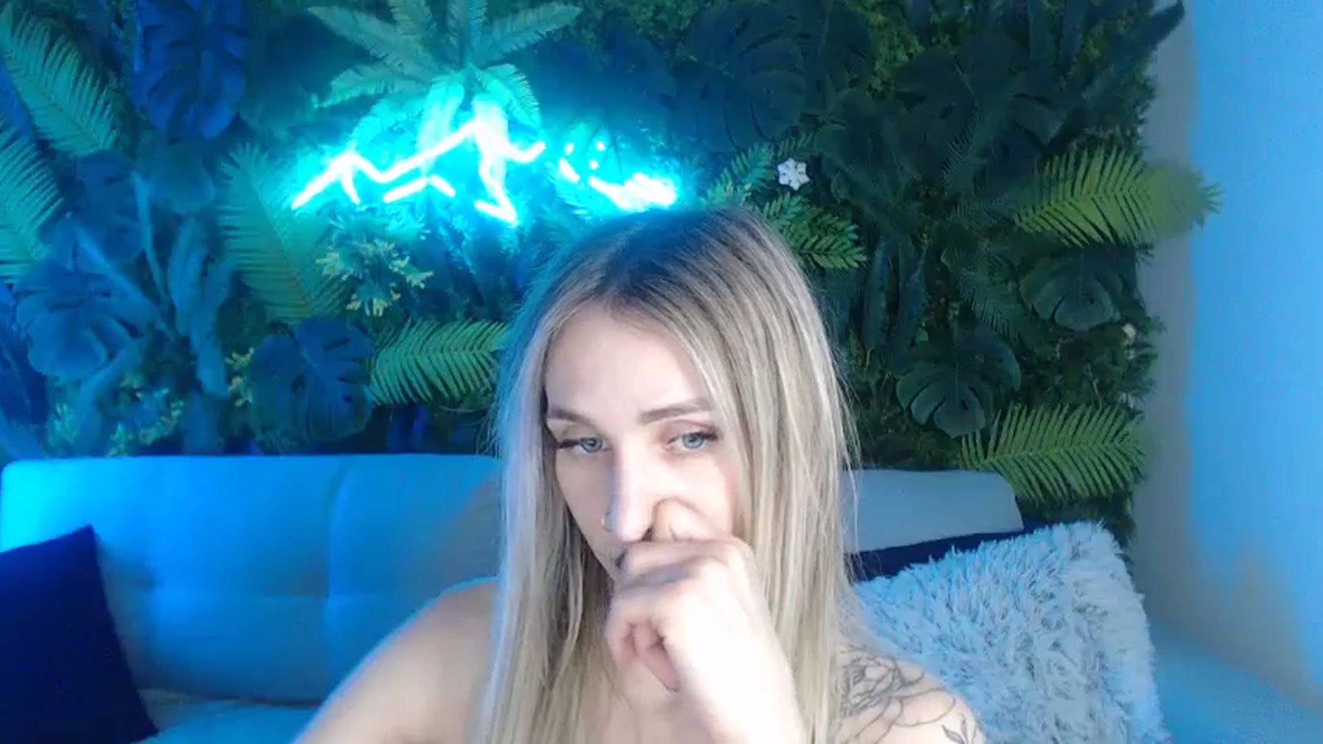 Gallery image thumbnail from Horny_Blond's myfreecams stream on, 06/25/2024, 11:31 image 3 of 20