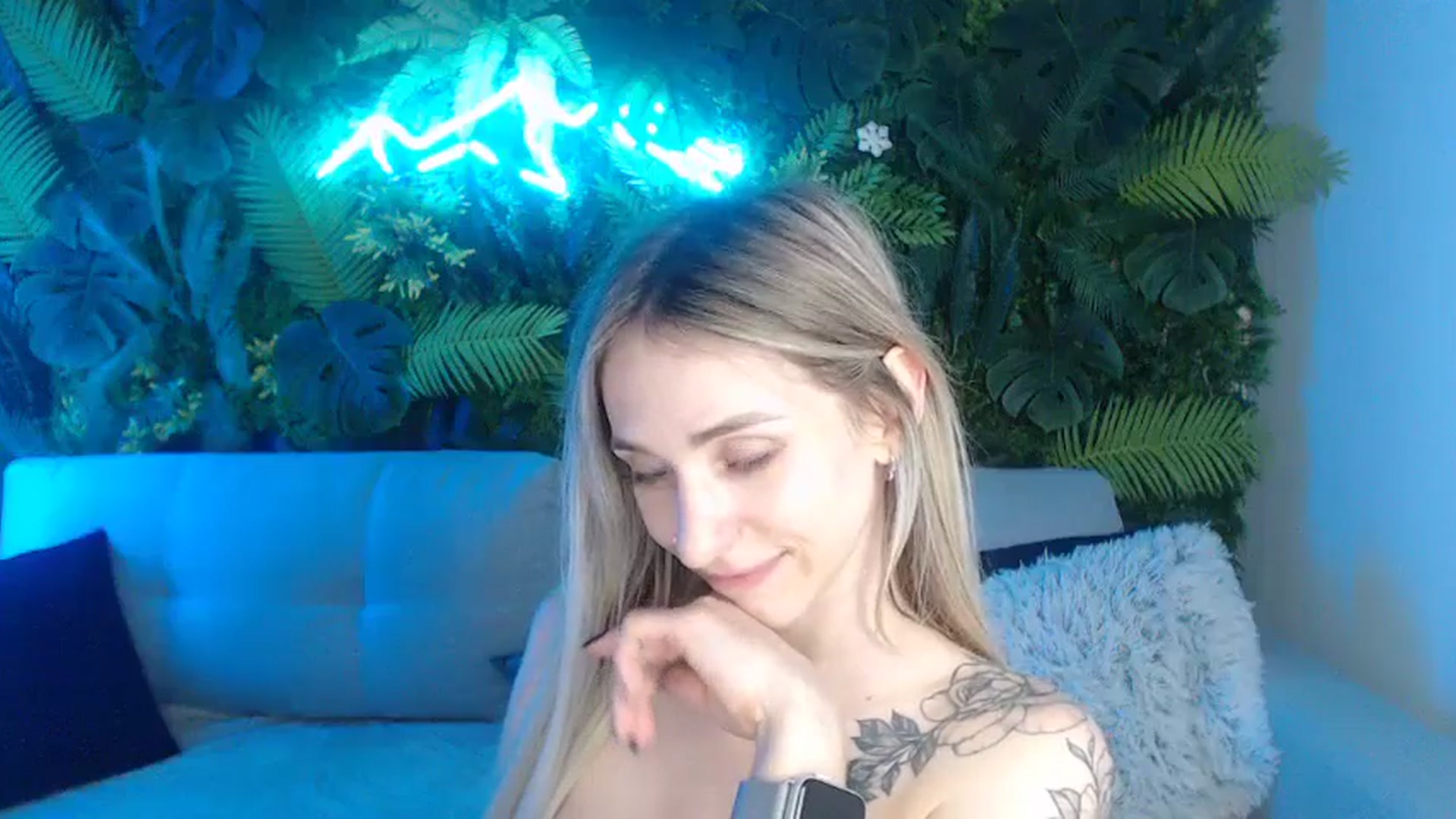 Gallery image thumbnail from Horny_Blond's myfreecams stream on, 06/25/2024, 11:31 image 6 of 20