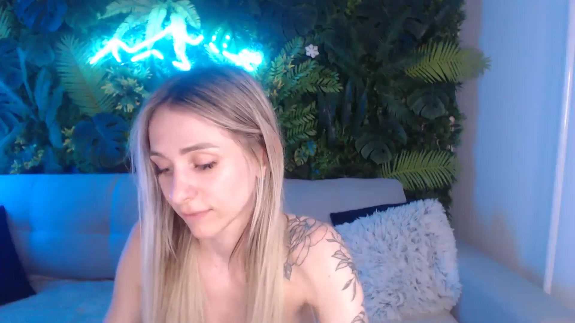 Gallery image thumbnail from Horny_Blond's myfreecams stream on, 06/25/2024, 12:54 image 3 of 20