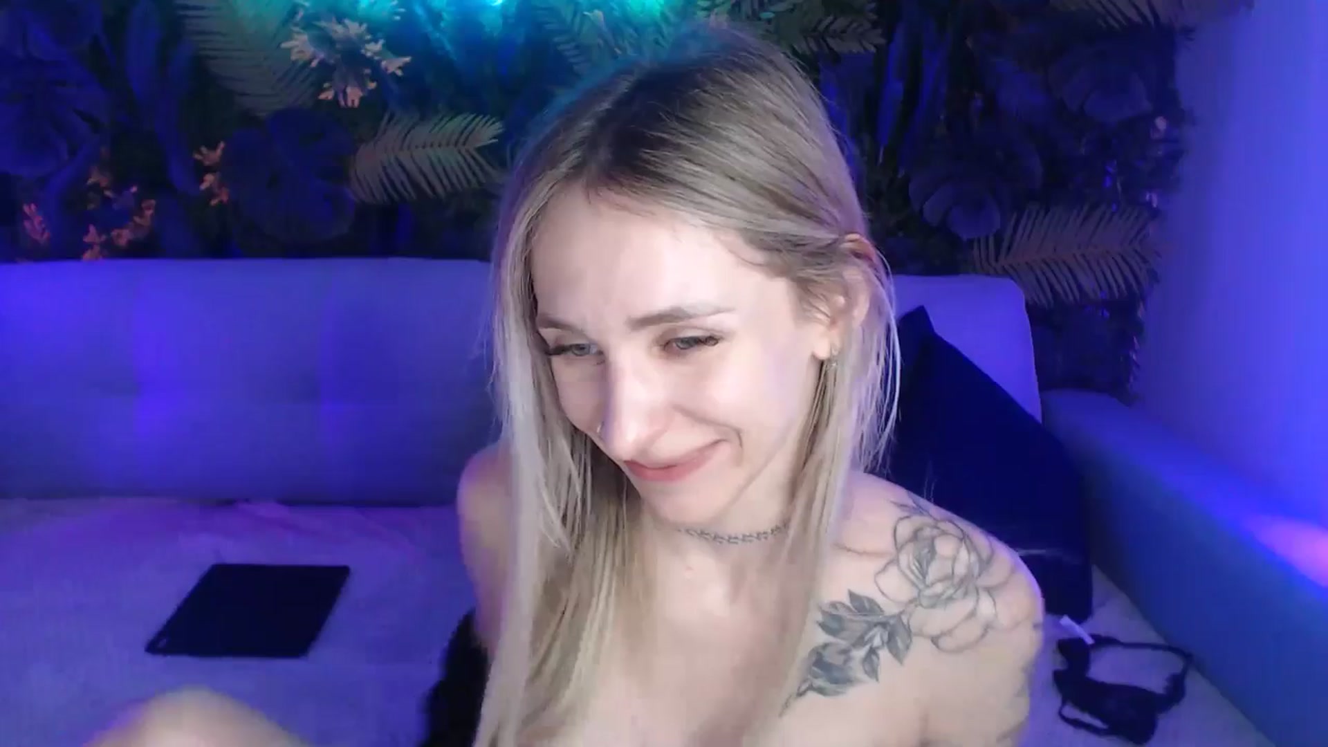 Gallery image thumbnail from Horny_Blond's myfreecams stream on, 06/26/2024, 13:40 image 8 of 20
