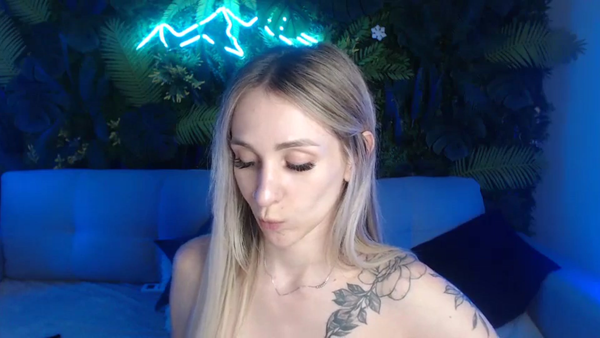 Gallery image thumbnail from Horny_Blond's myfreecams stream on, 06/28/2024, 11:42 image 6 of 20