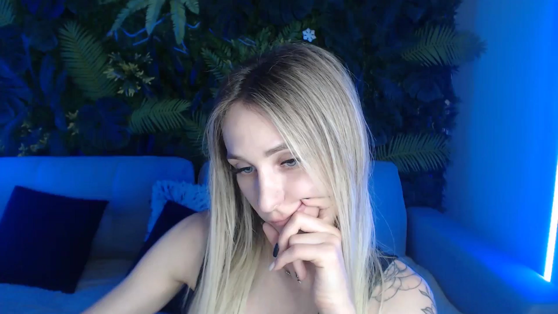 Gallery image thumbnail from Horny_Blond's myfreecams stream on, 06/29/2024, 09:35 image 10 of 20