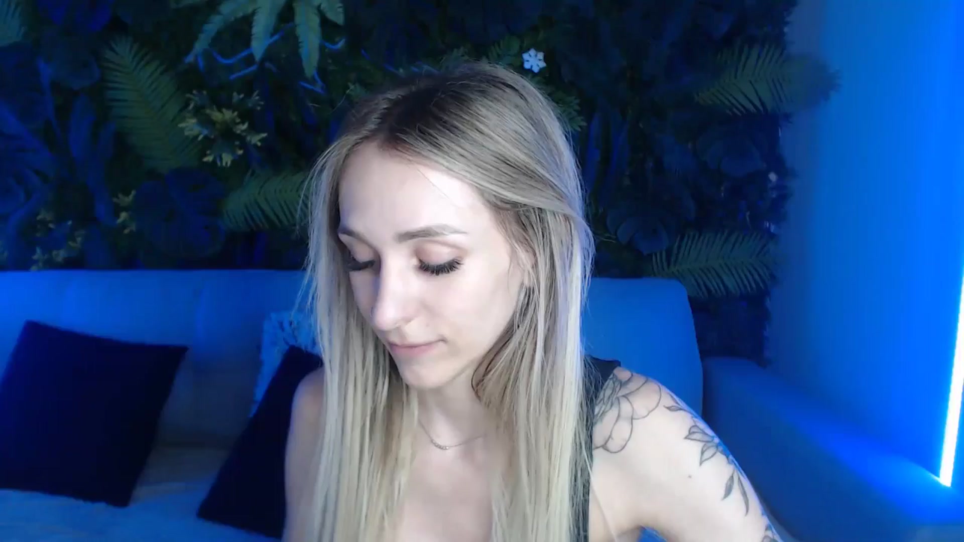 Gallery image thumbnail from Horny_Blond's myfreecams stream on, 06/29/2024, 09:35 image 3 of 20