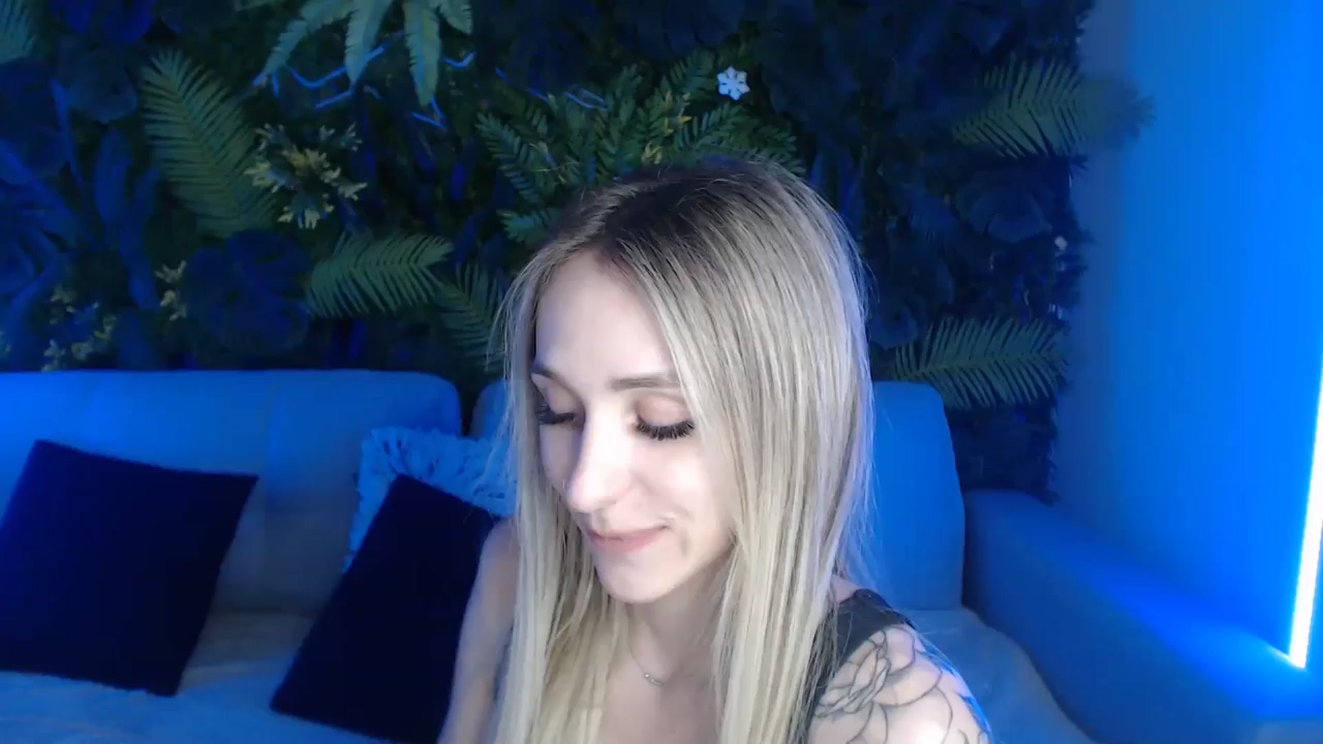 Gallery image thumbnail from Horny_Blond's myfreecams stream on, 06/29/2024, 09:35 image 5 of 20