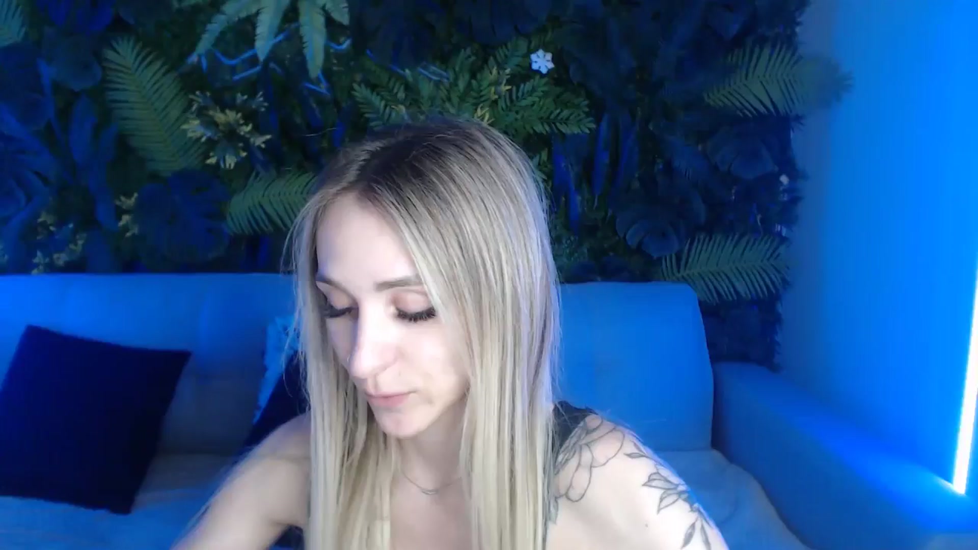 Gallery image thumbnail from Horny_Blond's myfreecams stream on, 06/29/2024, 09:35 image 6 of 20