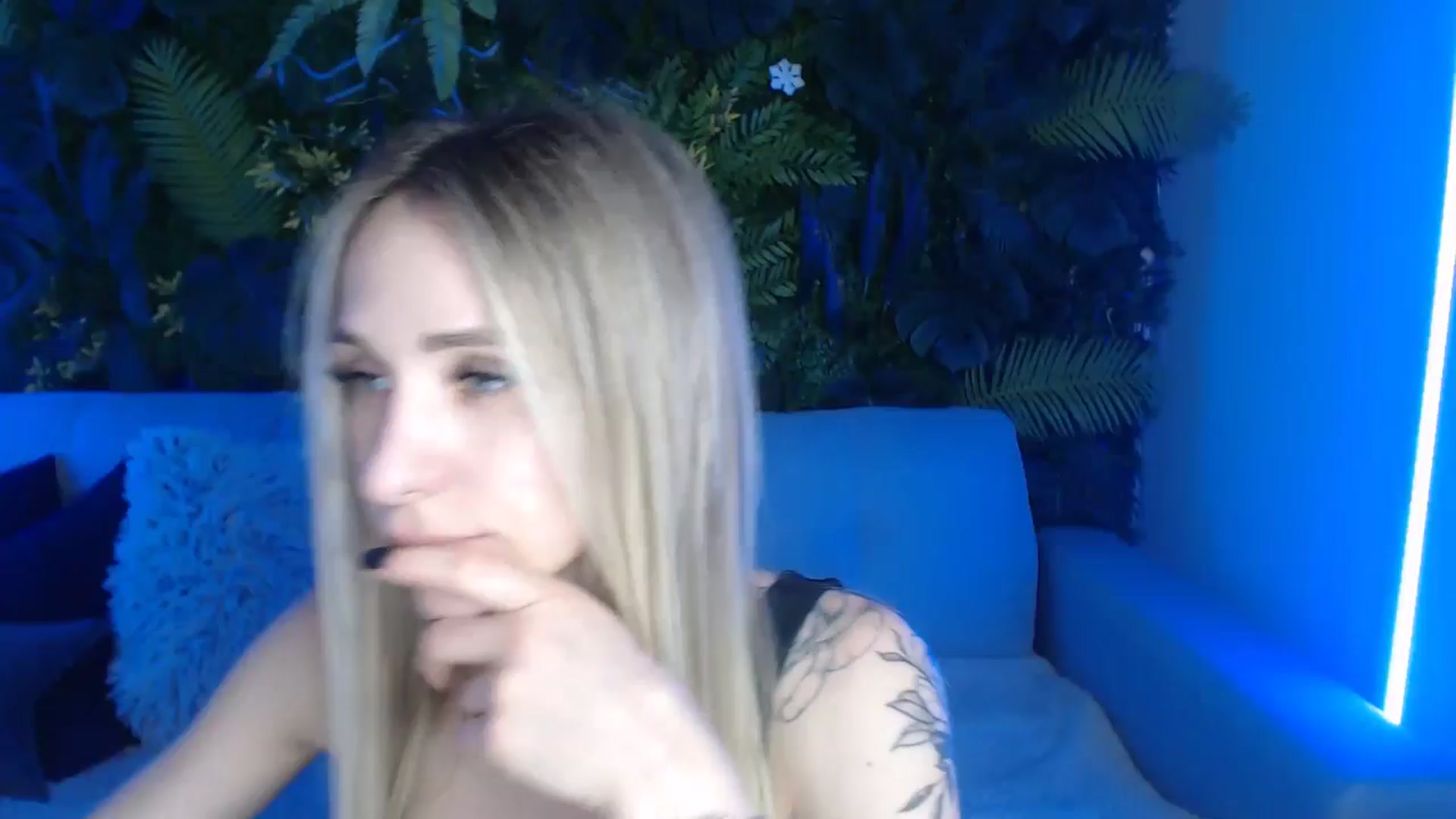 Gallery image thumbnail from Horny_Blond's myfreecams stream on, 06/29/2024, 09:52 image 8 of 20