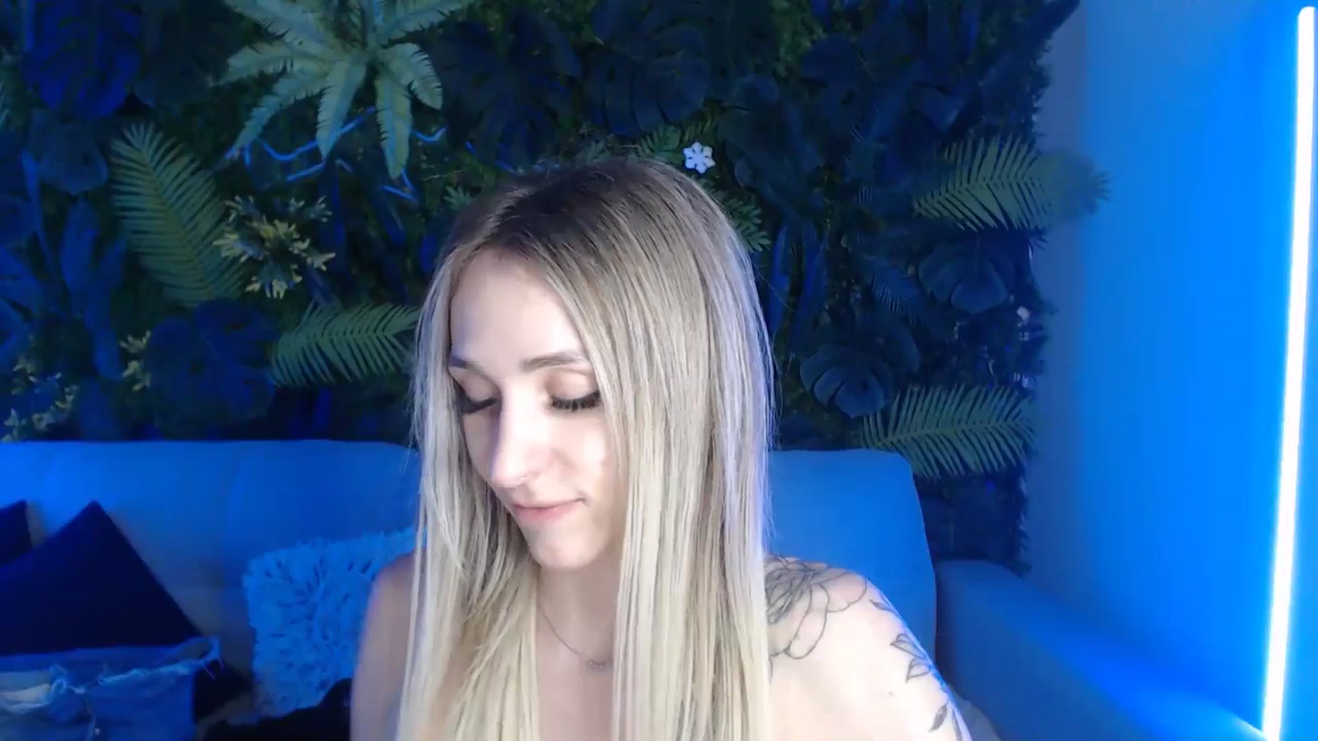 Gallery image thumbnail from Horny_Blond's myfreecams stream on, 06/29/2024, 11:43 image 7 of 20