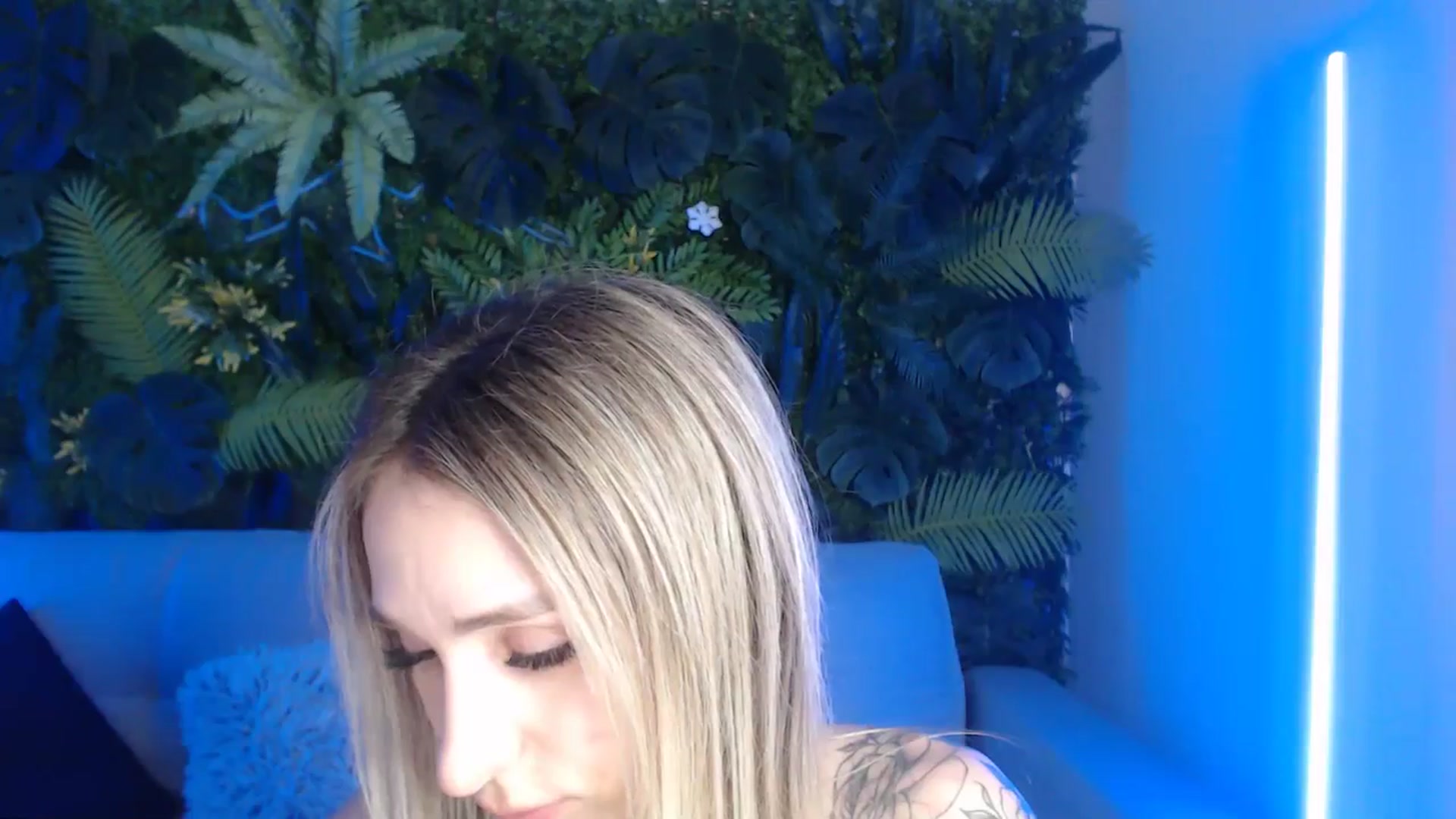 Gallery image thumbnail from Horny_Blond's myfreecams stream on, 06/29/2024, 12:51 image 14 of 20