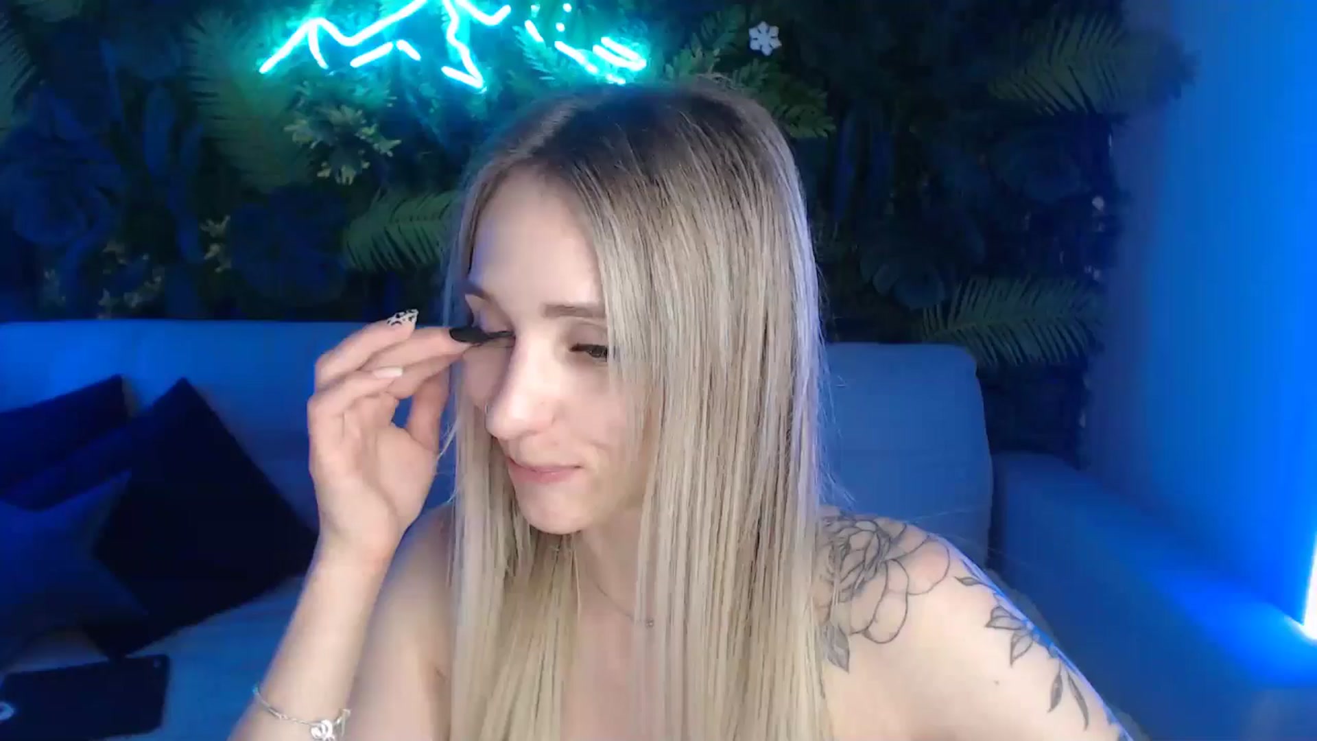 Gallery image thumbnail from Horny_Blond's myfreecams stream on, 06/30/2024, 11:17 image 14 of 20