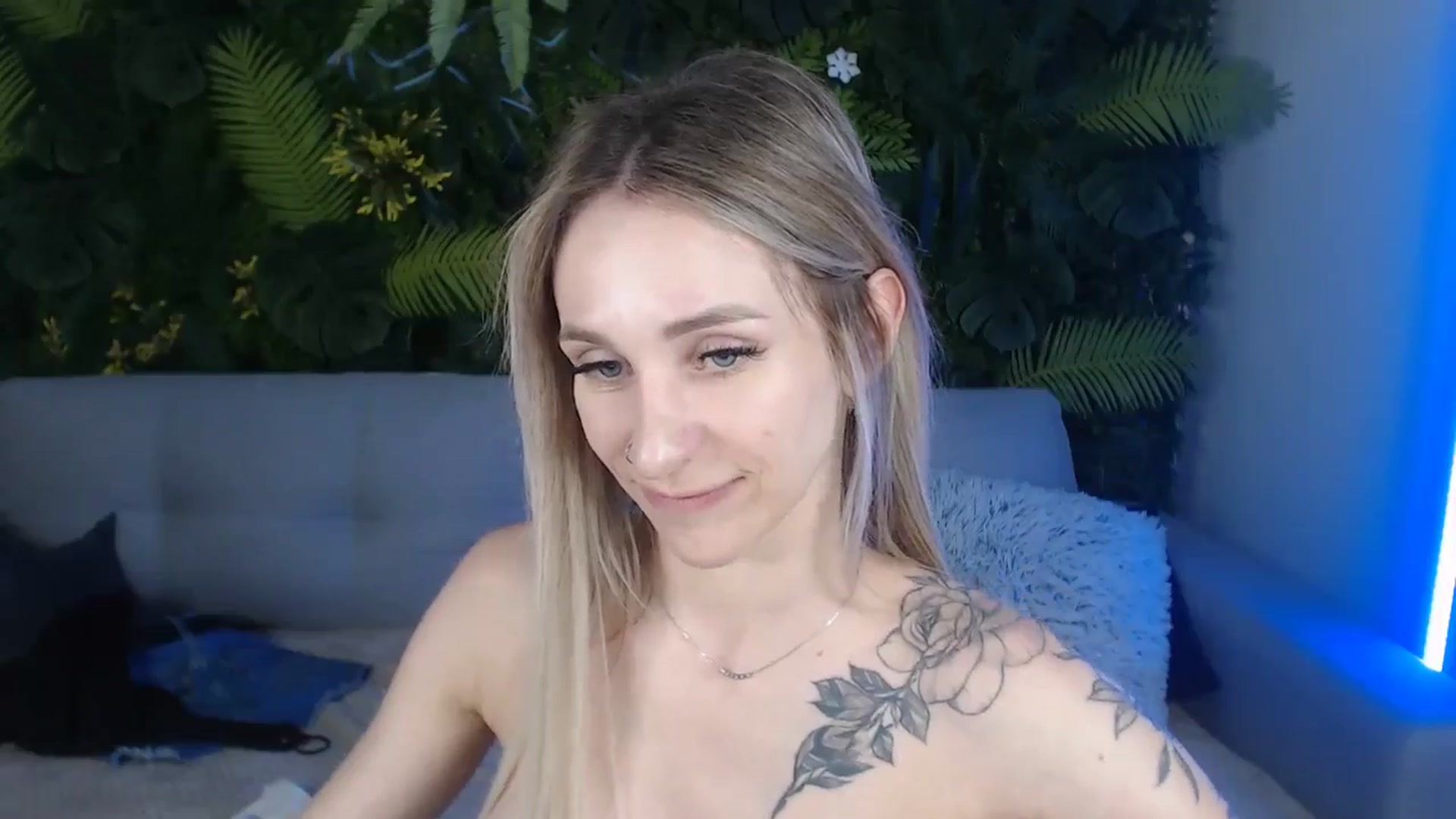 Gallery image thumbnail from Horny_Blond's myfreecams stream on, 07/08/2024, 10:07 image 14 of 20