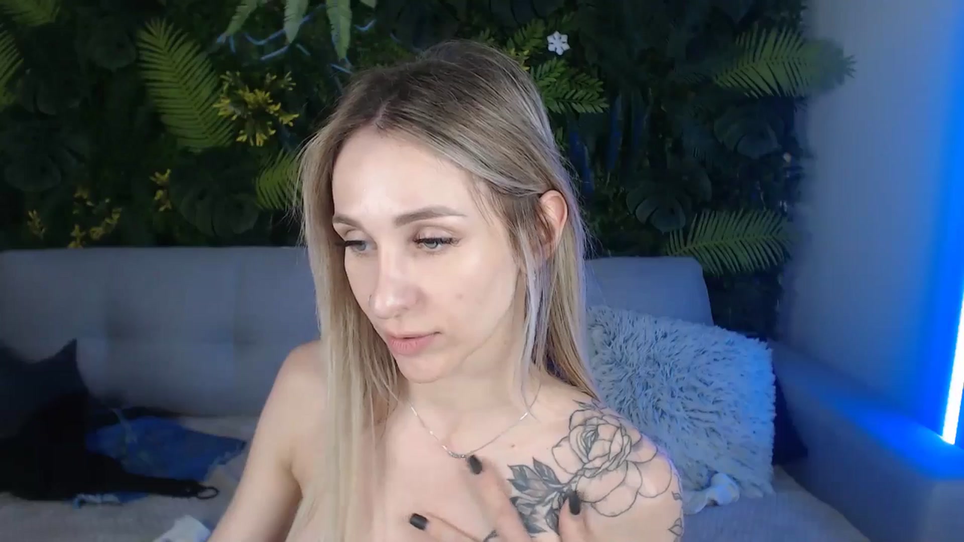 Gallery image thumbnail from Horny_Blond's myfreecams stream on, 07/08/2024, 10:07 image 15 of 20