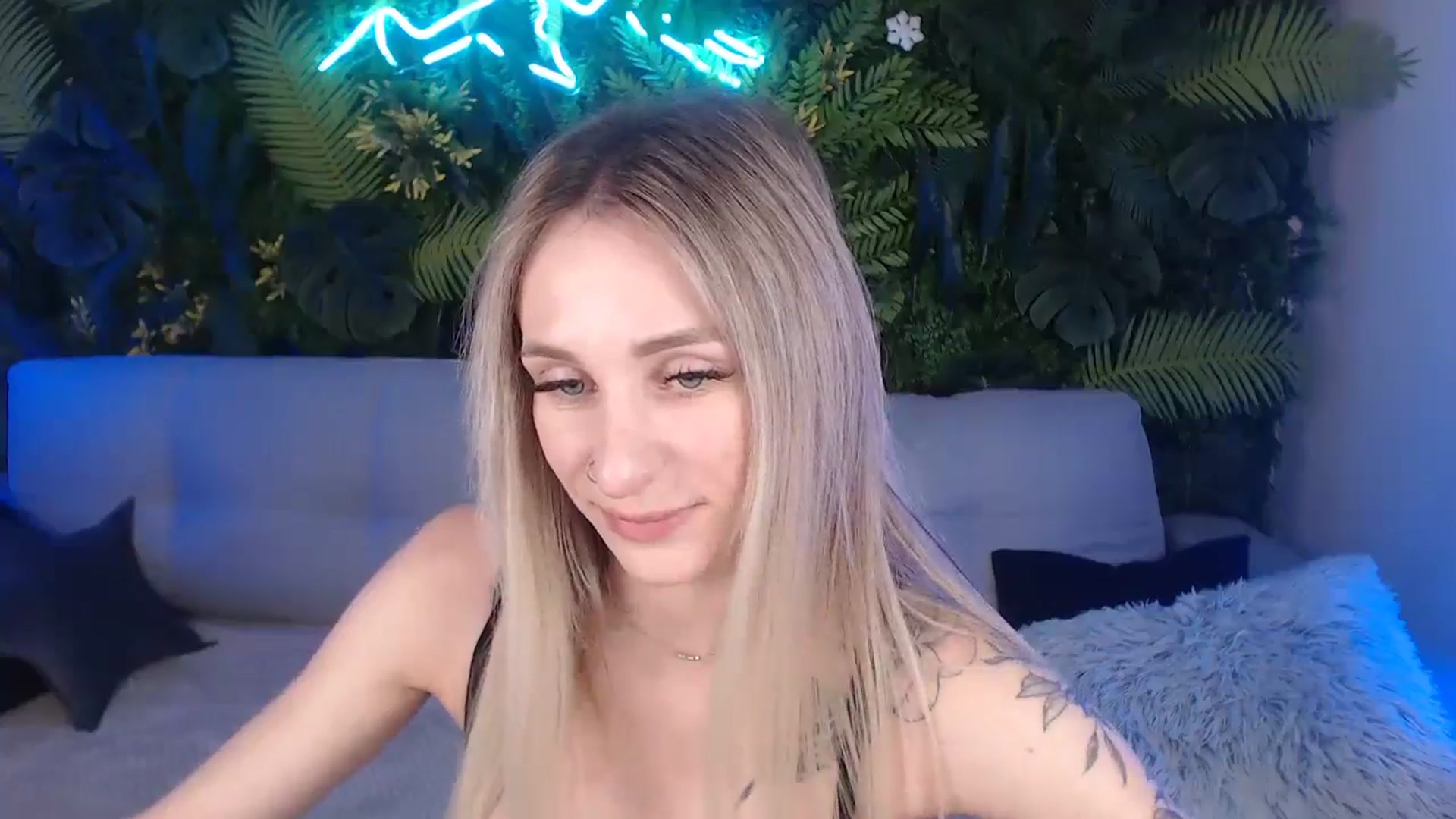 Gallery image thumbnail from Horny_Blond's myfreecams stream on, 07/09/2024, 08:23 image 6 of 20