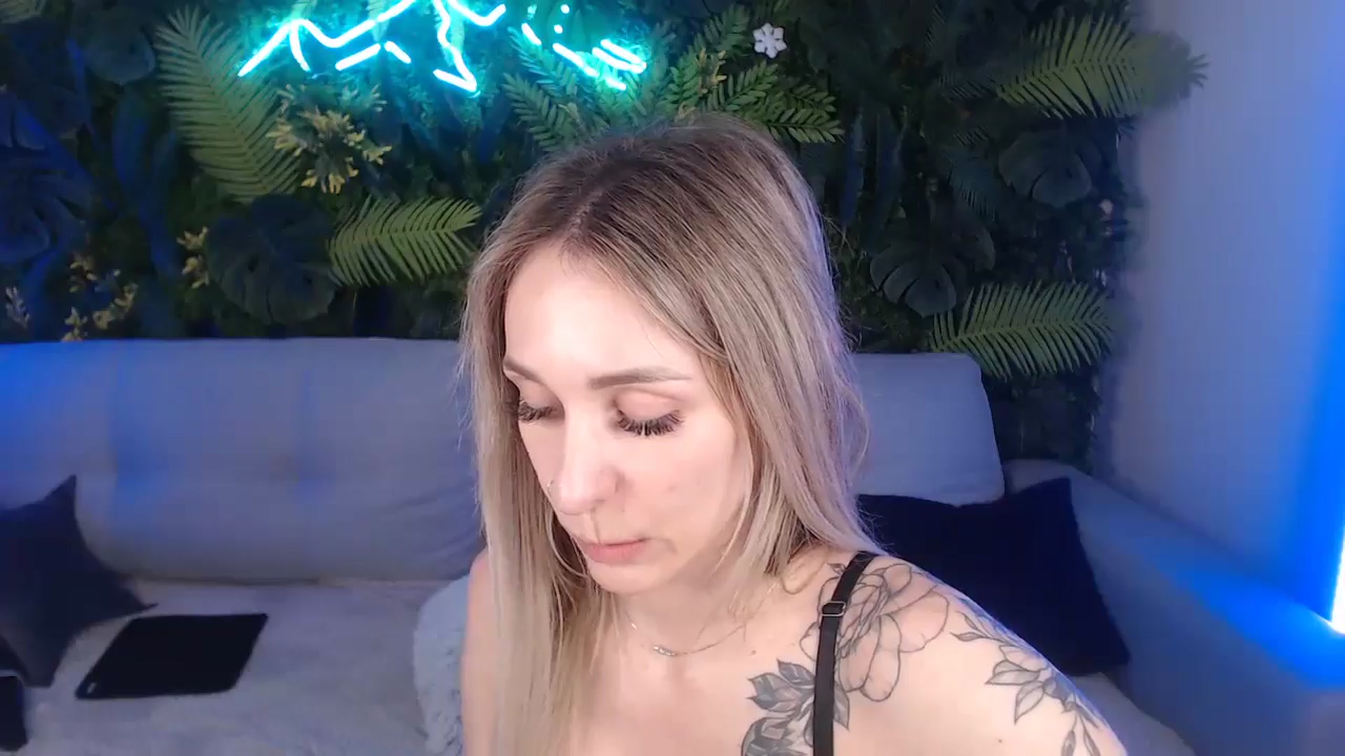 Gallery image thumbnail from Horny_Blond's myfreecams stream on, 07/09/2024, 12:36 image 9 of 20