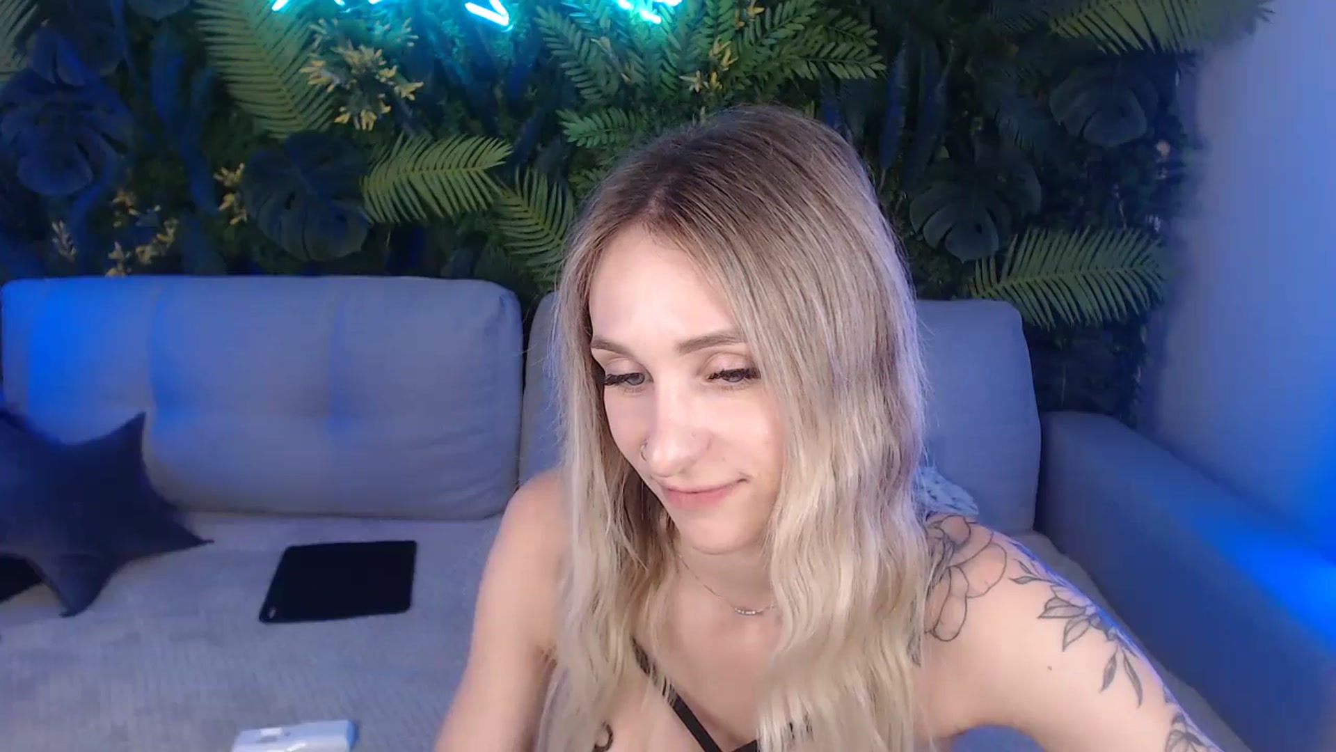 Gallery image thumbnail from Horny_Blond's myfreecams stream on, 07/10/2024, 11:47 image 3 of 20