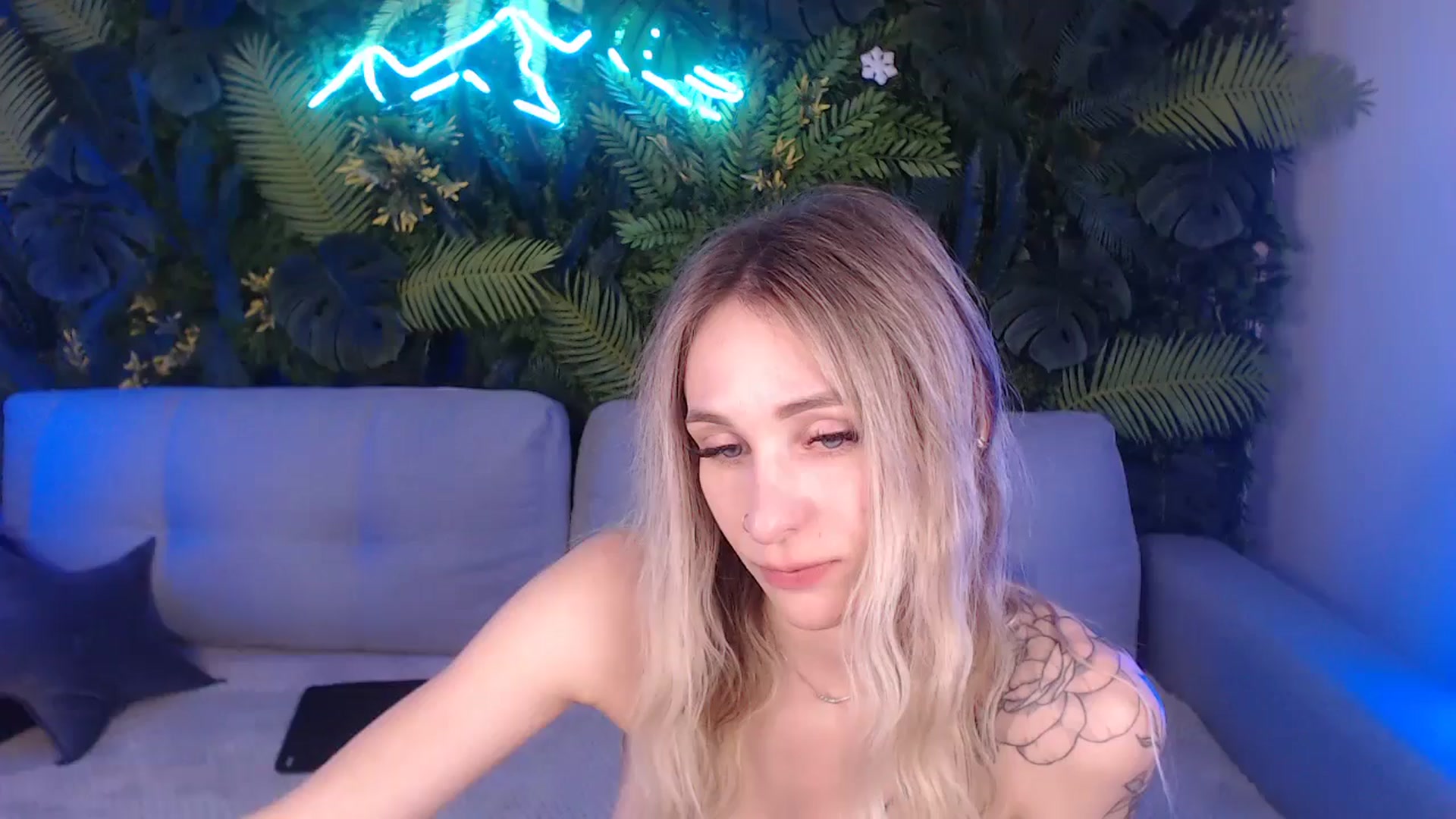 Gallery image thumbnail from Horny_Blond's myfreecams stream on, 07/10/2024, 12:26 image 1 of 20