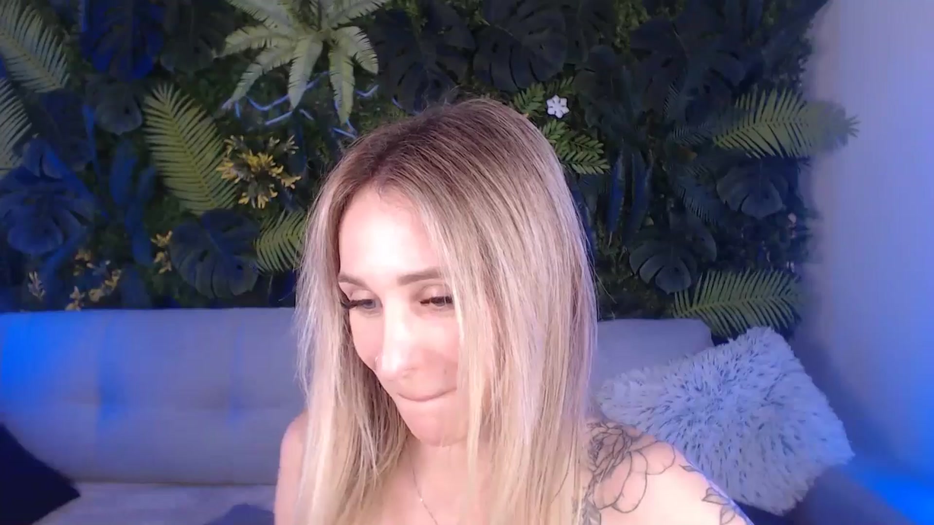 Gallery image thumbnail from Horny_Blond's myfreecams stream on, 07/12/2024, 12:07 image 16 of 20