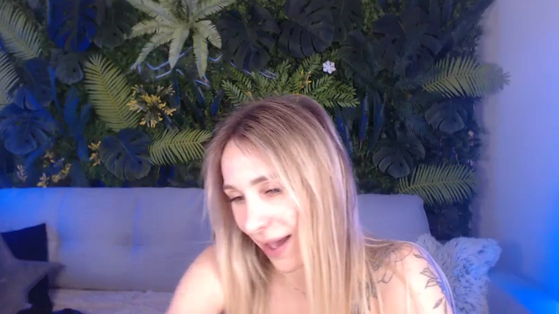 Gallery image thumbnail from Horny_Blond's myfreecams stream on, 07/16/2024, 10:03 image 18 of 20