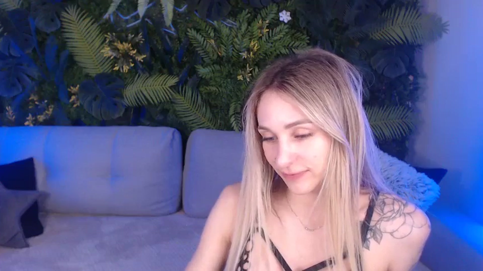 Gallery image thumbnail from Horny_Blond's myfreecams stream on, 07/17/2024, 08:50 image 14 of 20