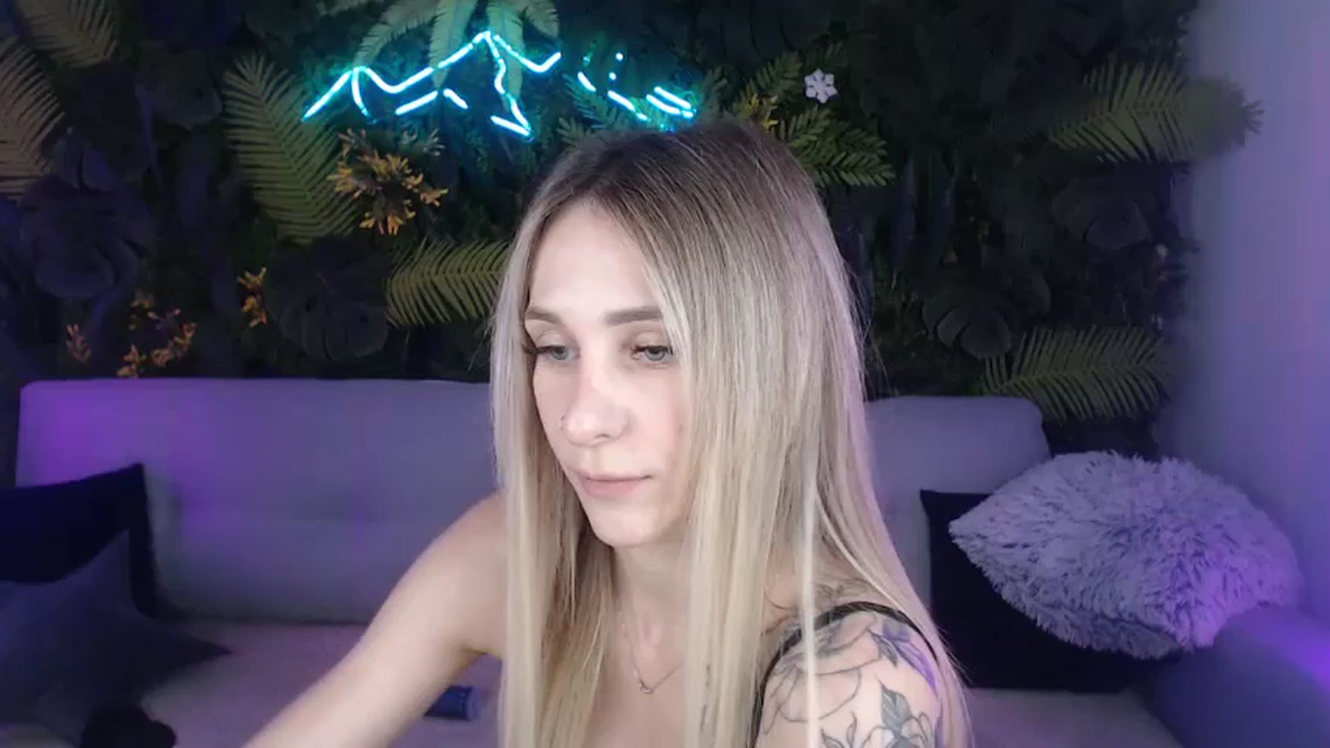 Gallery image thumbnail from Horny_Blond's myfreecams stream on, 07/19/2024, 09:52 image 5 of 20