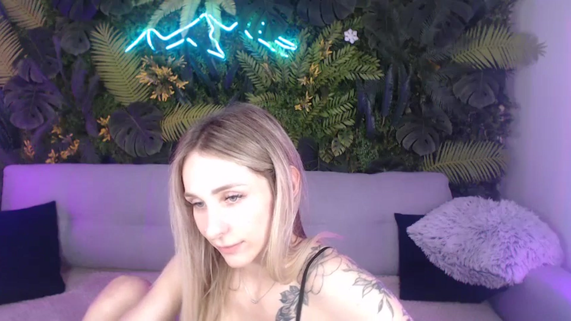 Gallery image thumbnail from Horny_Blond's myfreecams stream on, 07/19/2024, 12:48 image 17 of 20