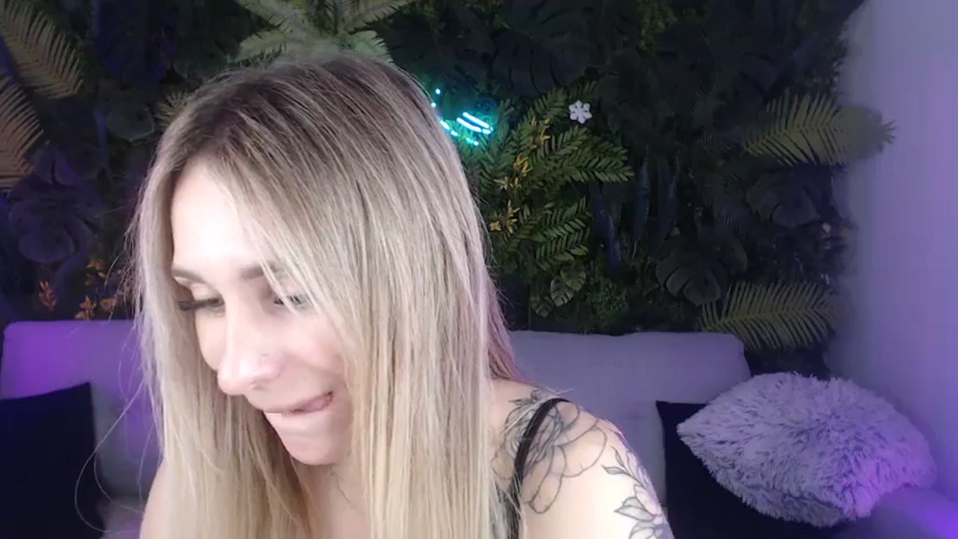 Gallery image thumbnail from Horny_Blond's myfreecams stream on, 07/19/2024, 12:48 image 4 of 20