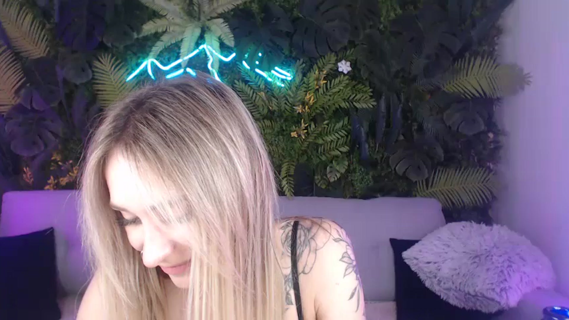 Gallery image thumbnail from Horny_Blond's myfreecams stream on, 07/19/2024, 12:48 image 1 of 20