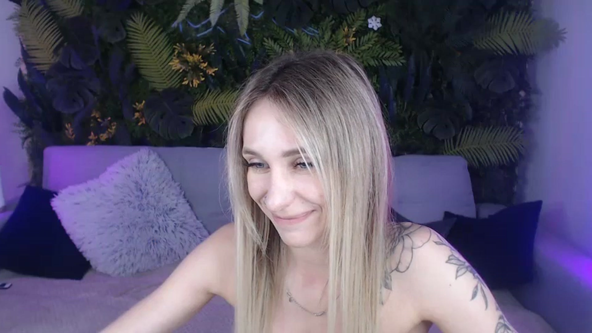 Gallery image thumbnail from Horny_Blond's myfreecams stream on, 07/20/2024, 12:54 image 14 of 20