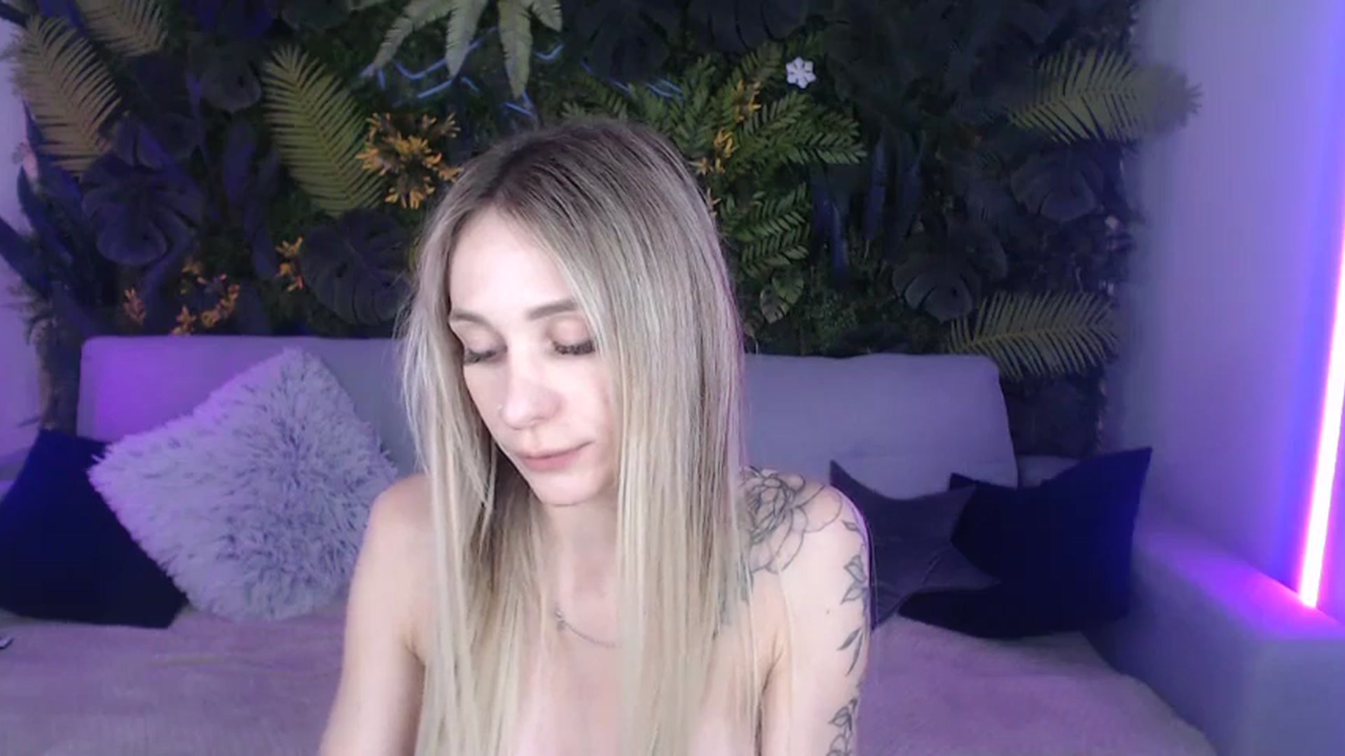 Gallery image thumbnail from Horny_Blond's myfreecams stream on, 07/20/2024, 13:22 image 19 of 20