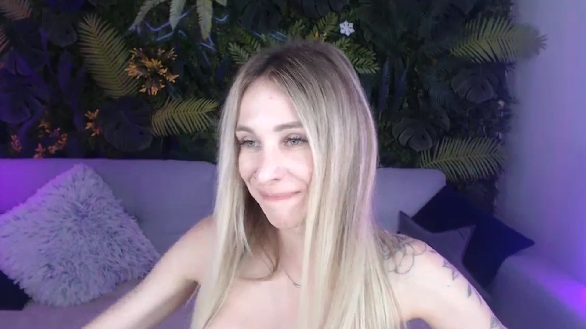 Gallery image thumbnail from Horny_Blond's myfreecams stream on, 07/22/2024, 09:25 image 13 of 20