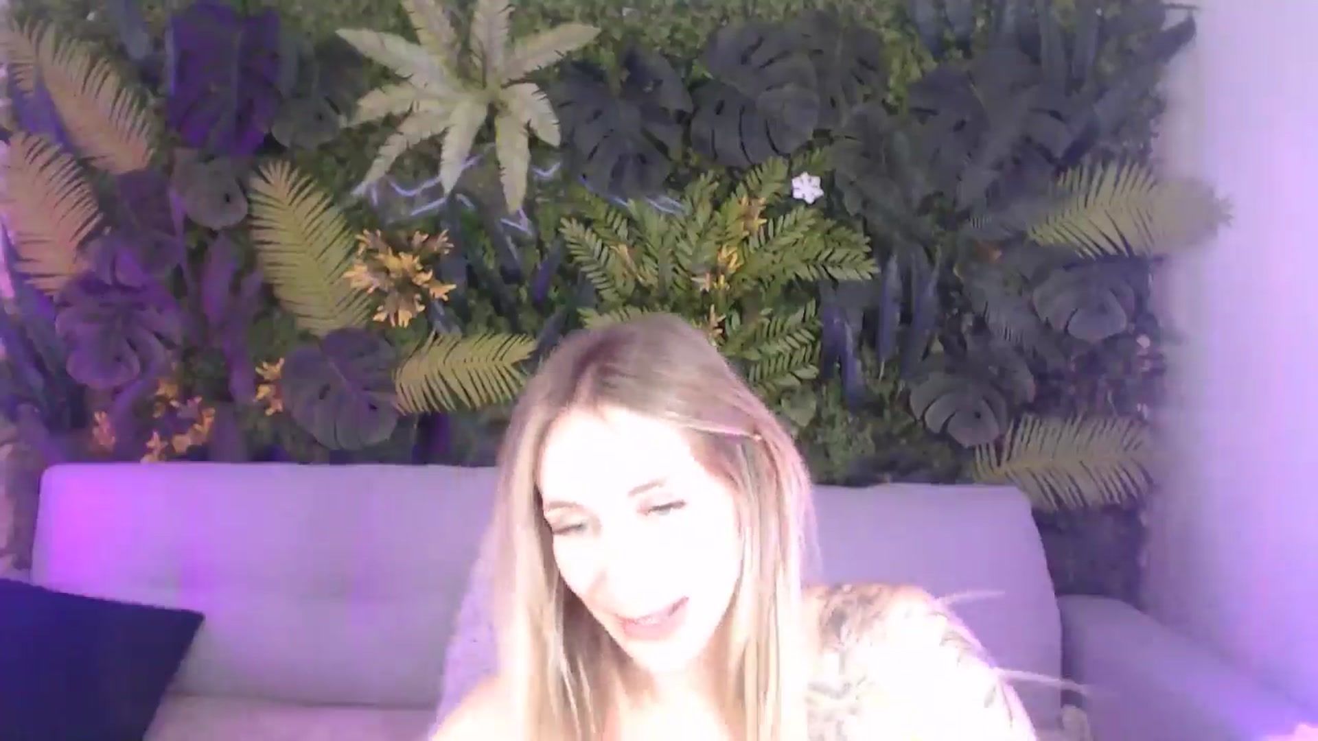 Gallery image thumbnail from Horny_Blond's myfreecams stream on, 07/22/2024, 13:34 image 17 of 20