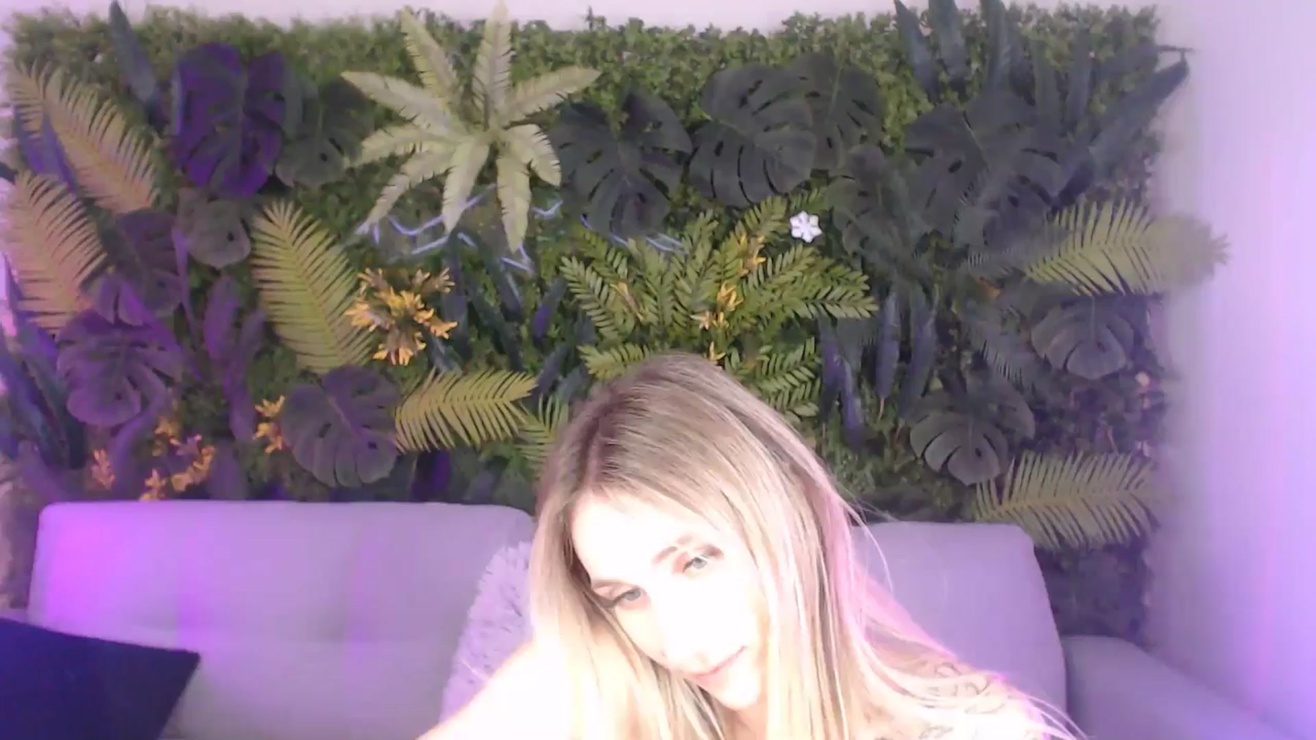 Gallery image thumbnail from Horny_Blond's myfreecams stream on, 07/22/2024, 13:34 image 14 of 20