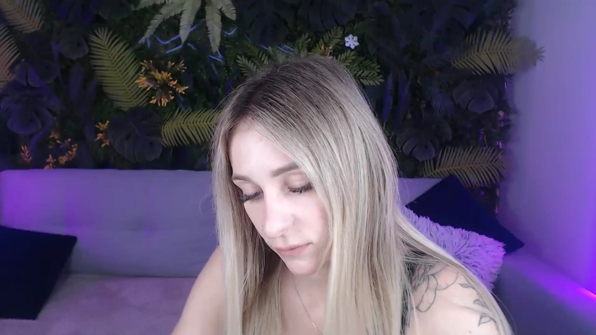 Gallery image thumbnail from Horny_Blond's myfreecams stream on, 07/23/2024, 08:21 image 14 of 20