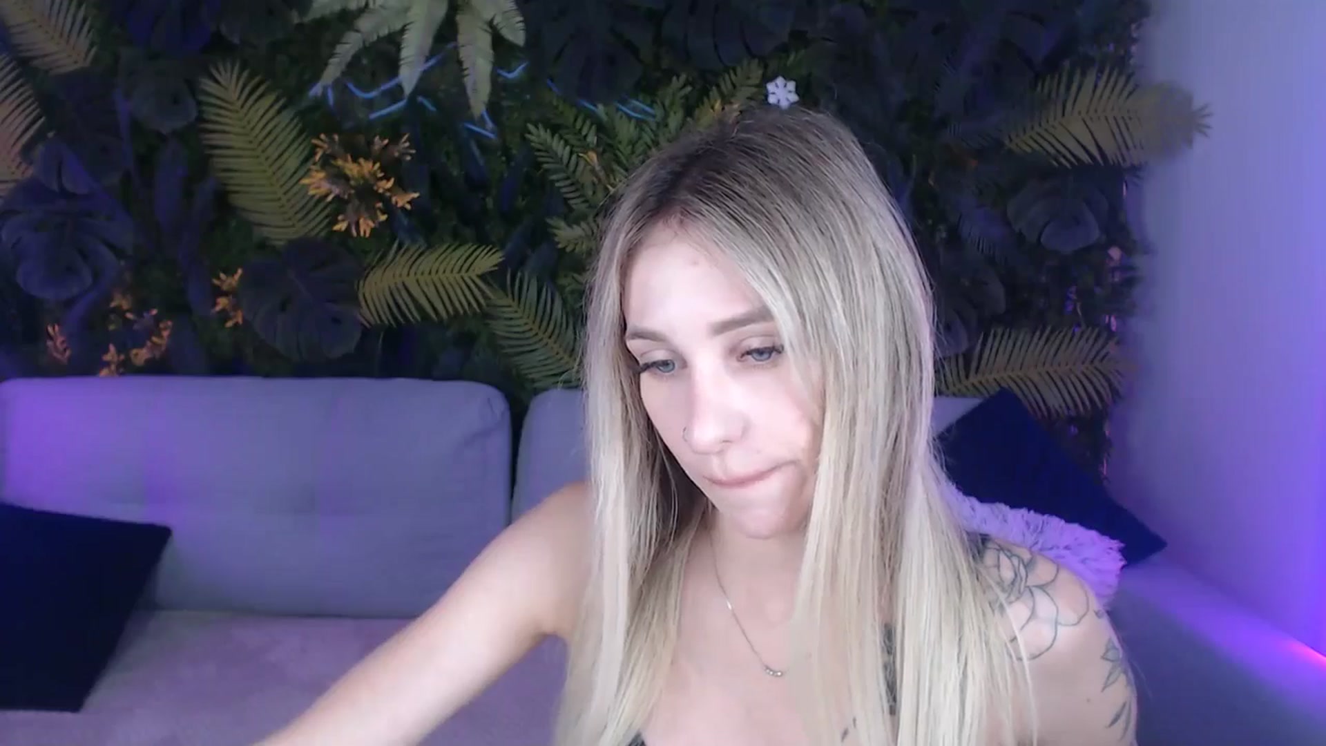 Gallery image thumbnail from Horny_Blond's myfreecams stream on, 07/23/2024, 08:21 image 18 of 20