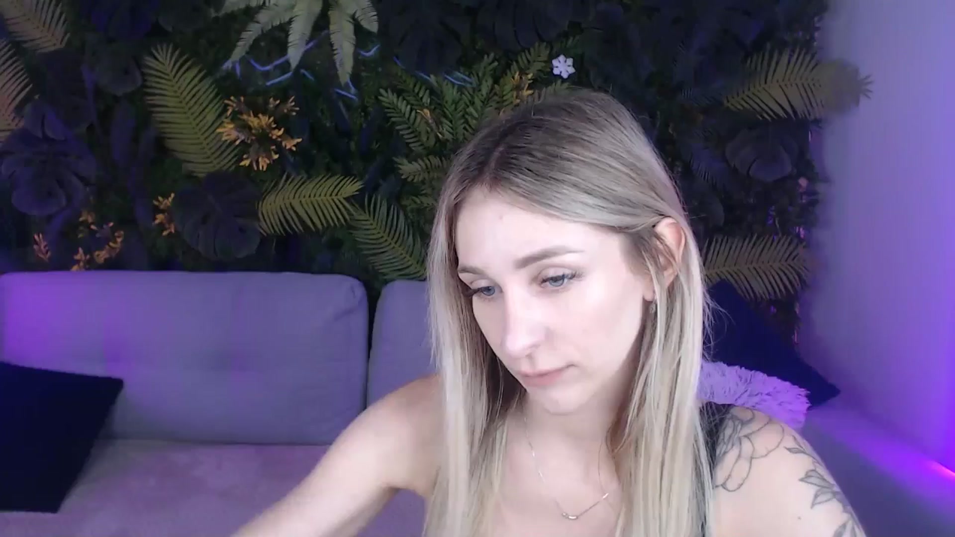Gallery image thumbnail from Horny_Blond's myfreecams stream on, 07/23/2024, 08:21 image 12 of 20