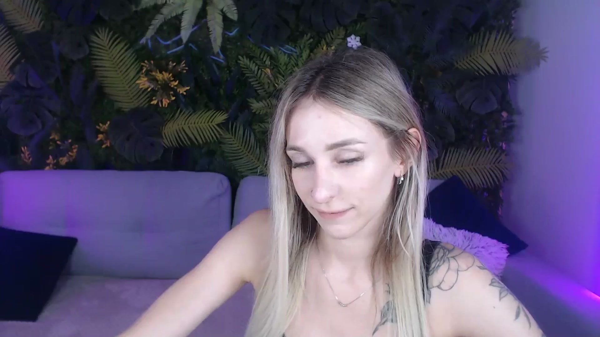Gallery image thumbnail from Horny_Blond's myfreecams stream on, 07/23/2024, 08:21 image 16 of 20