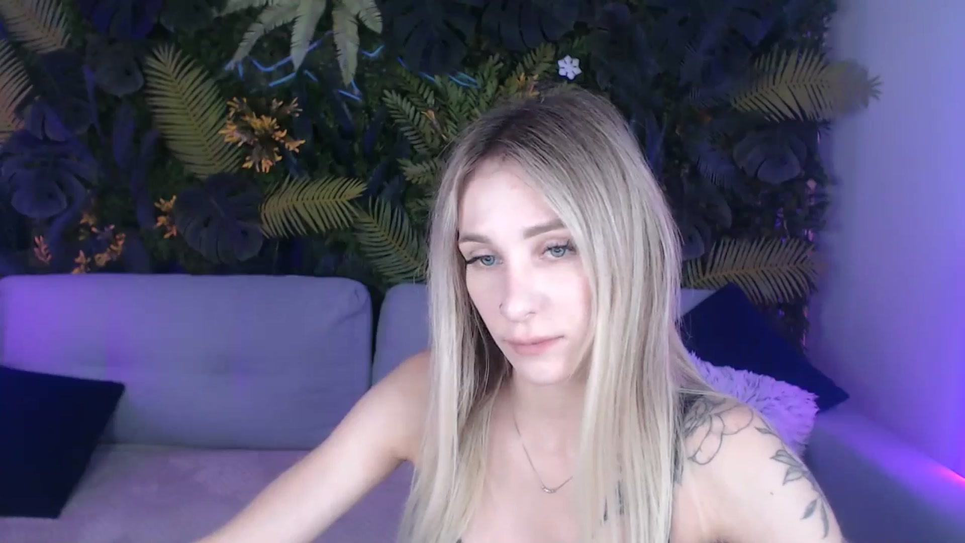 Gallery image thumbnail from Horny_Blond's myfreecams stream on, 07/23/2024, 08:21 image 15 of 20