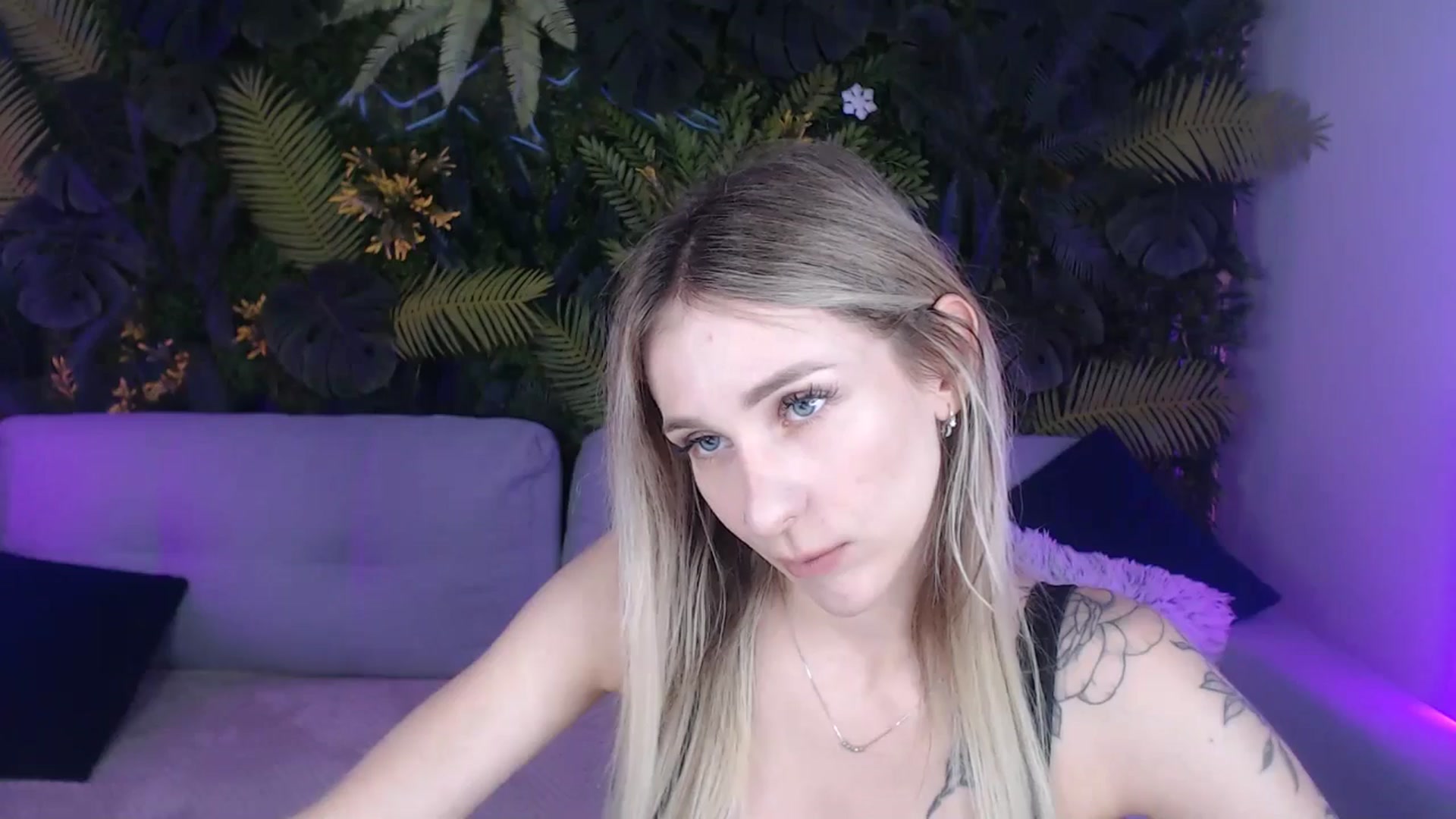 Gallery image thumbnail from Horny_Blond's myfreecams stream on, 07/23/2024, 08:21 image 17 of 20