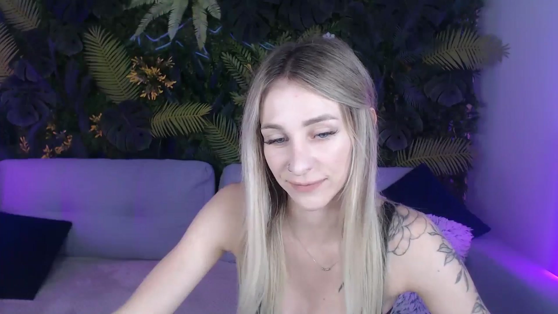 Gallery image thumbnail from Horny_Blond's myfreecams stream on, 07/23/2024, 08:21 image 7 of 20