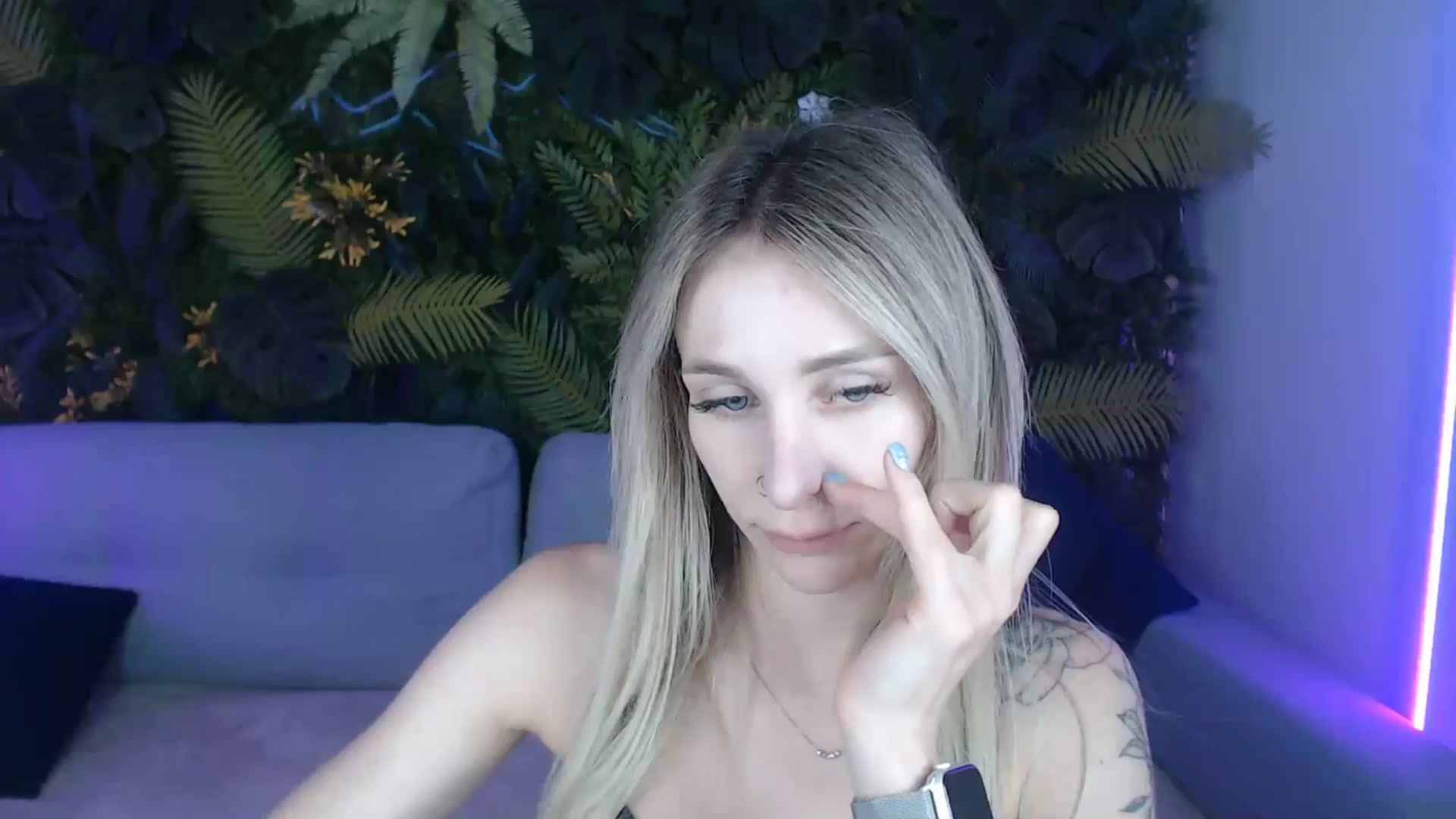 Gallery image thumbnail from Horny_Blond's myfreecams stream on, 07/23/2024, 09:44 image 17 of 20