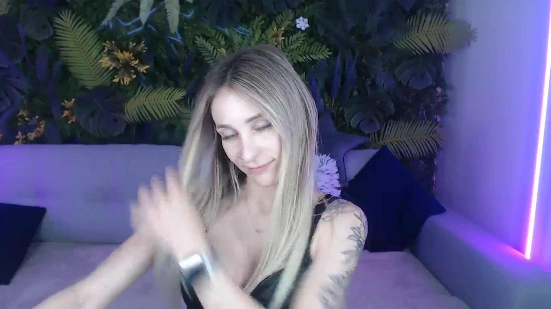Gallery image thumbnail from Horny_Blond's myfreecams stream on, 07/23/2024, 11:21 image 10 of 20