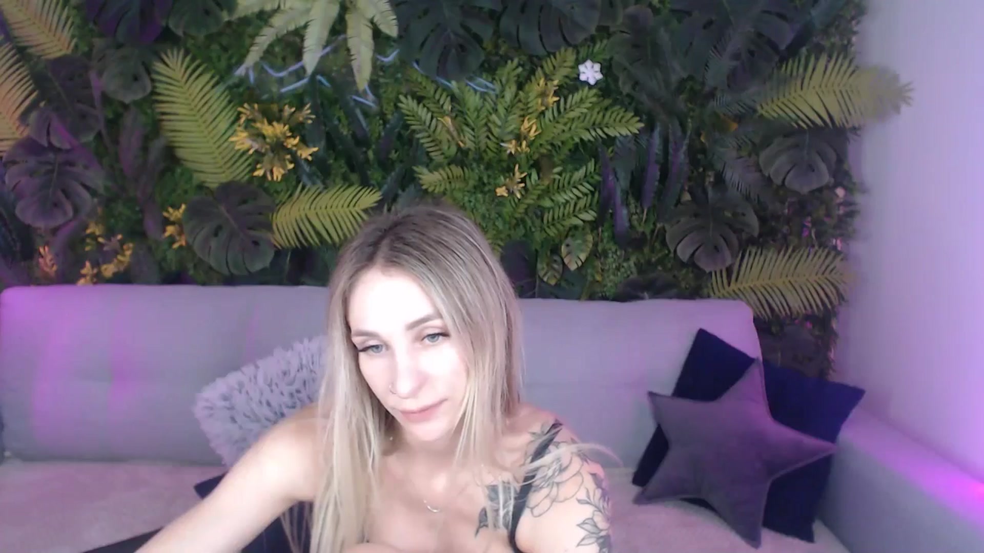 Gallery image thumbnail from Horny_Blond's myfreecams stream on, 07/26/2024, 11:07 image 7 of 20