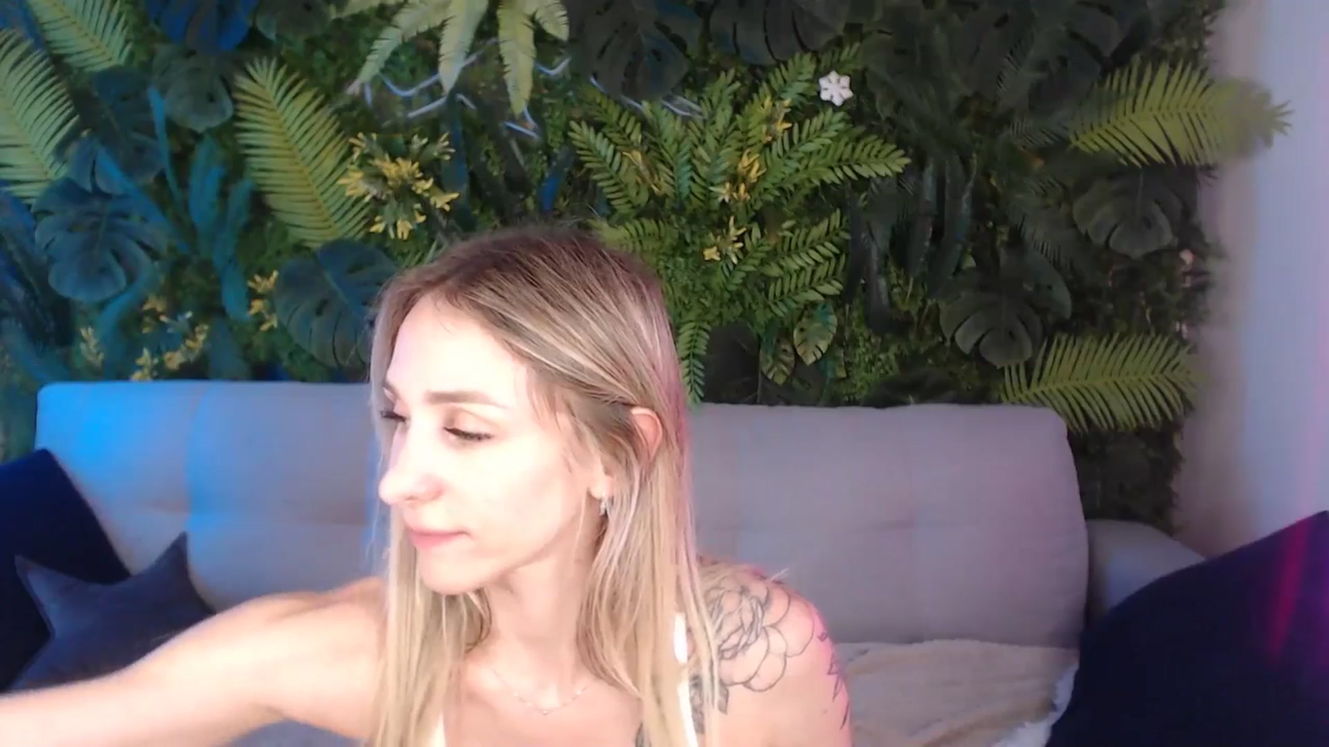 Gallery image thumbnail from Horny_Blond's myfreecams stream on, 07/27/2024, 13:09 image 17 of 20