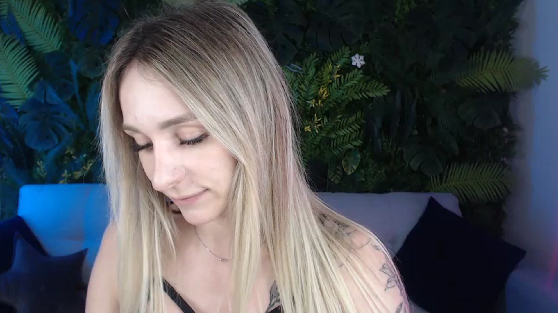 Gallery image thumbnail from Horny_Blond's myfreecams stream on, 07/28/2024, 09:41 image 1 of 20