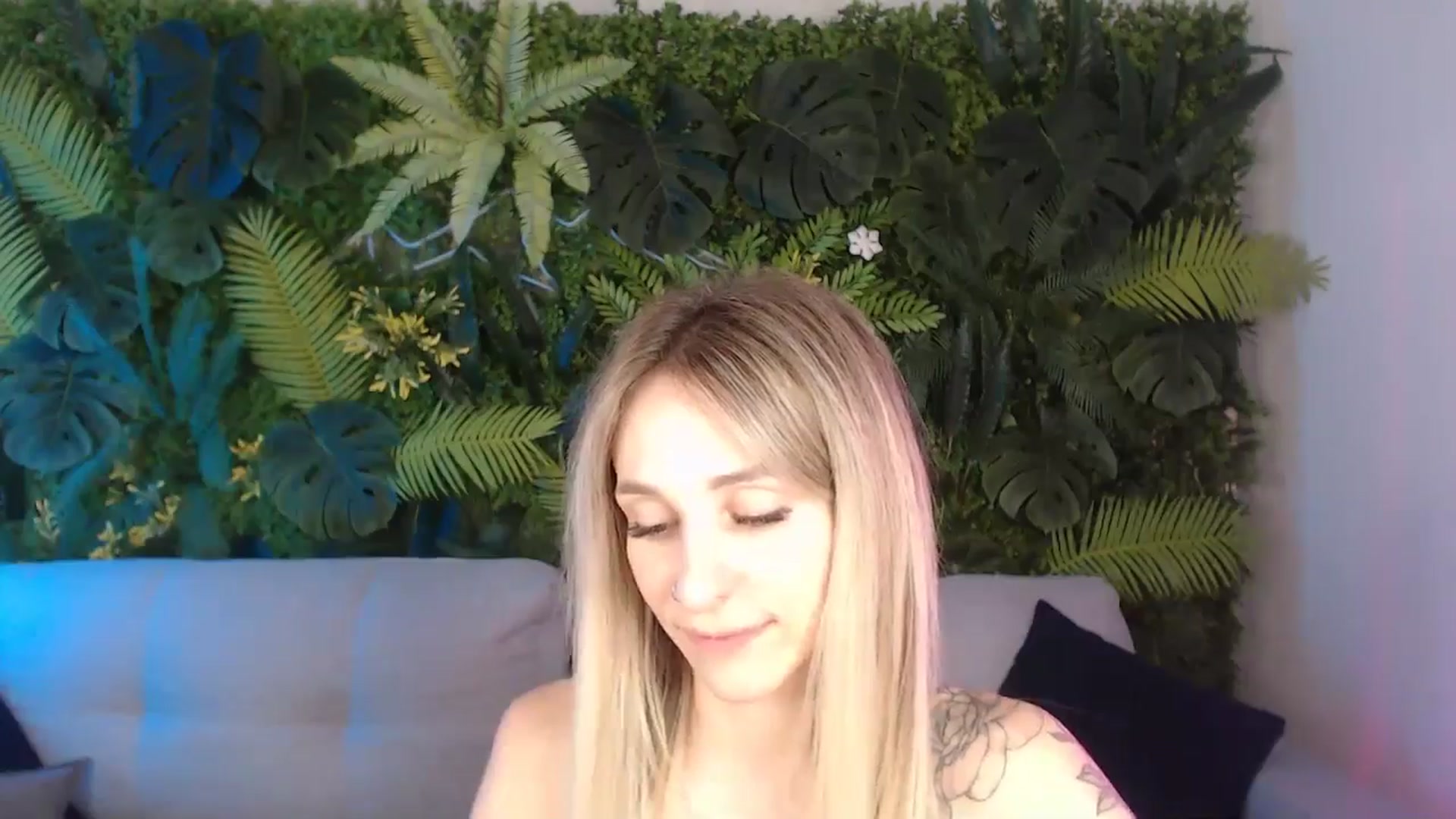 Gallery image thumbnail from Horny_Blond's myfreecams stream on, 07/29/2024, 12:23 image 18 of 20