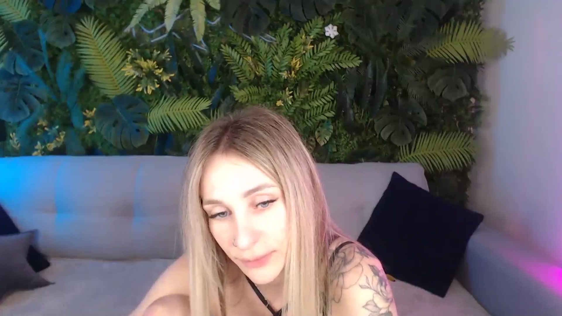 Gallery image thumbnail from Horny_Blond's myfreecams stream on, 07/29/2024, 12:43 image 18 of 20