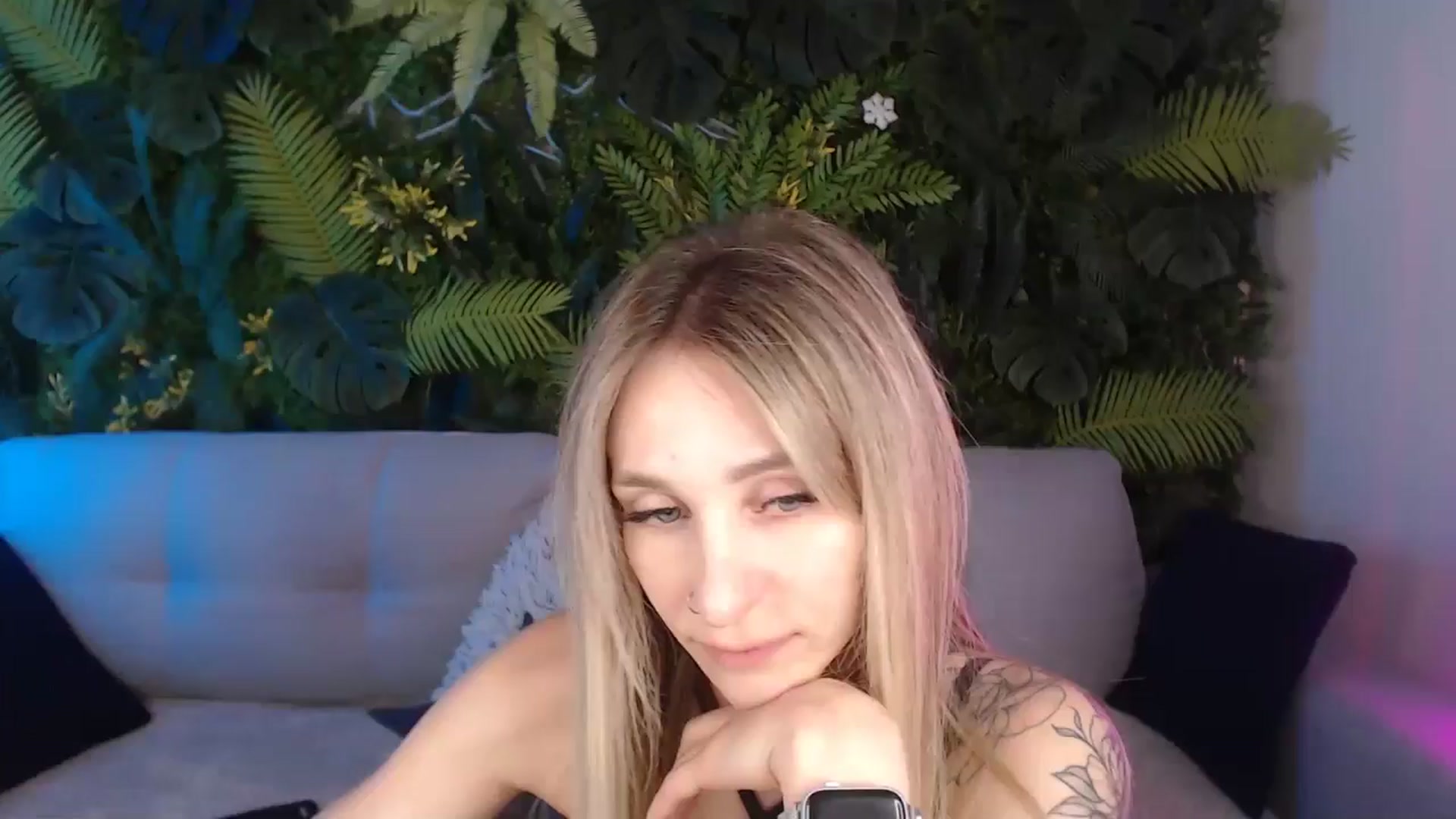 Gallery image thumbnail from Horny_Blond's myfreecams stream on, 07/29/2024, 13:39 image 2 of 20